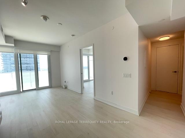 2 Bedrooms Condo at 3900 Confederation, Mississauga For sale