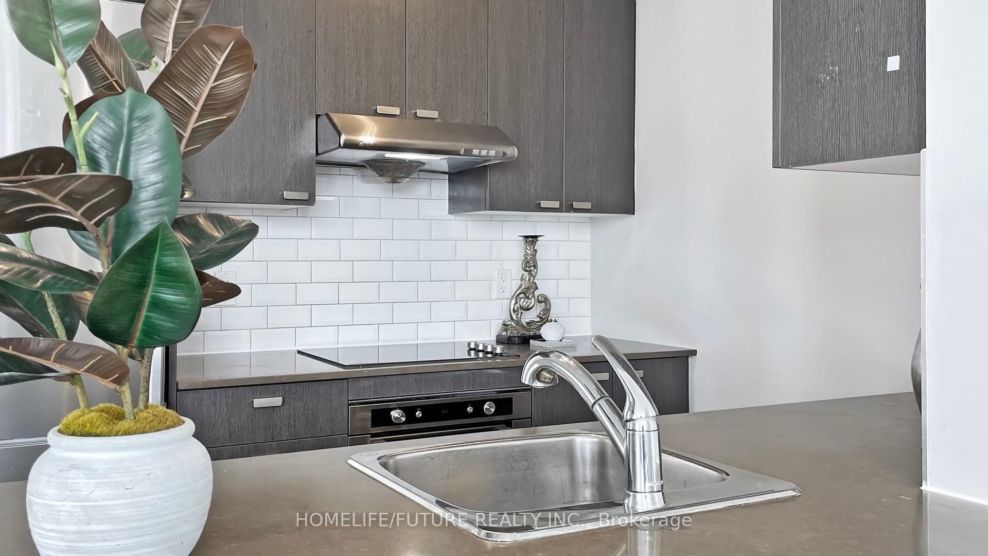 3 Bedrooms Condo at 50 Ann O’reilly, Toronto For sale