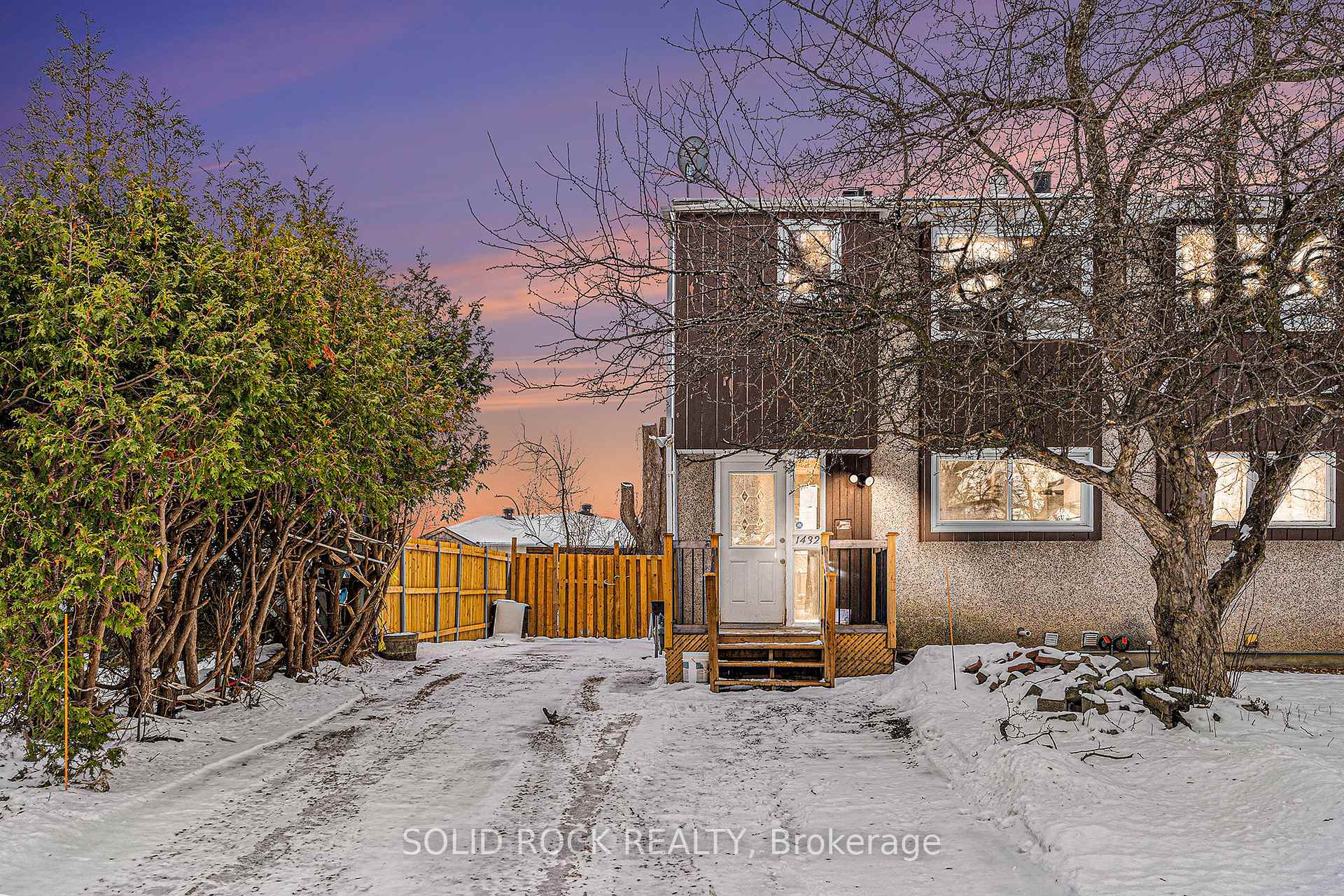 1432 Leigh Crescent, CyrvilleCarsonGrovePineview, ON K1J 8E4 ; MLS ID: X12173925