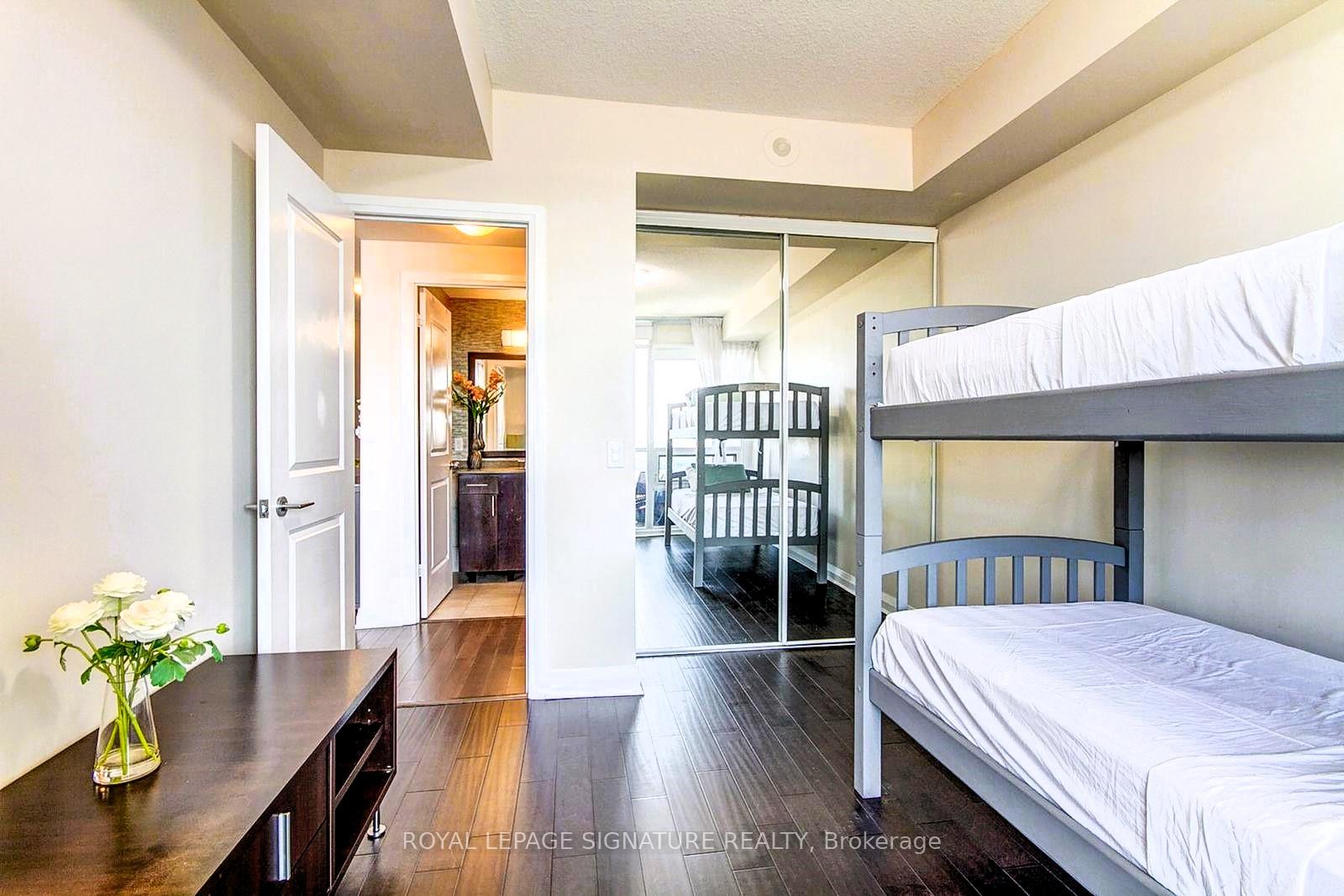 3 Bedrooms Condo at 1055 Southdown, Mississauga For sale