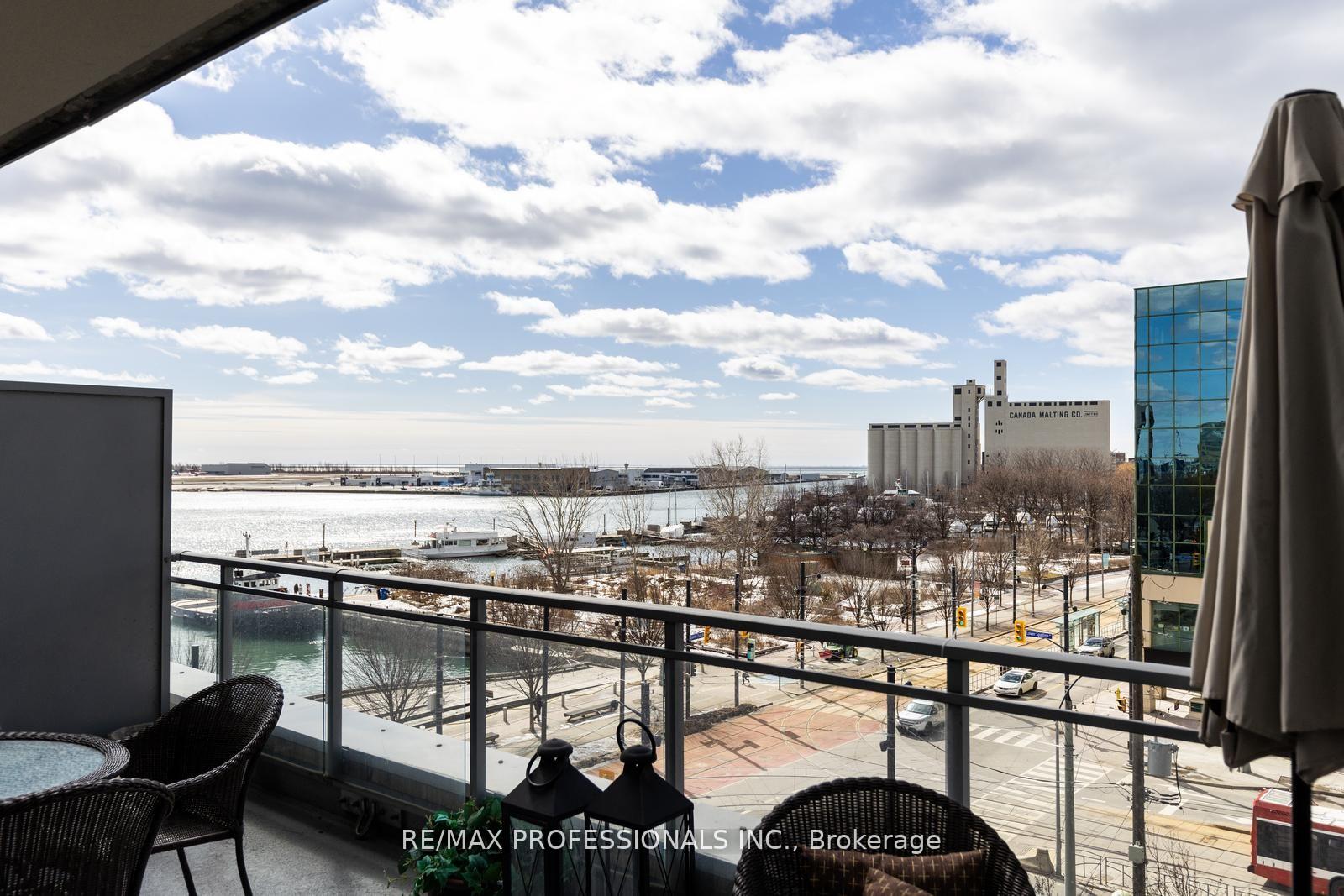 2 Bedrooms Condo at 410 Queens,  Toronto For sale