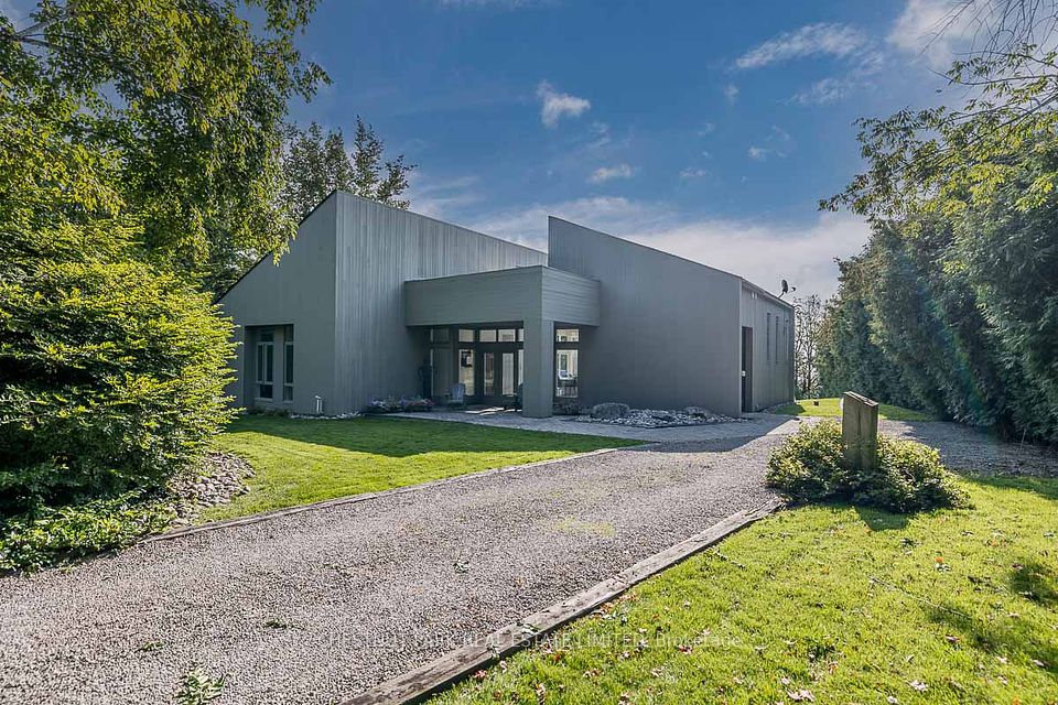 39 Eight Mile Point Road, Oro-Medonte, ON M5M 1K1