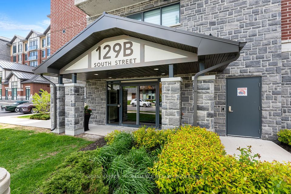 #618 - 129 South Street, Gananoque, ON K7G 1A1