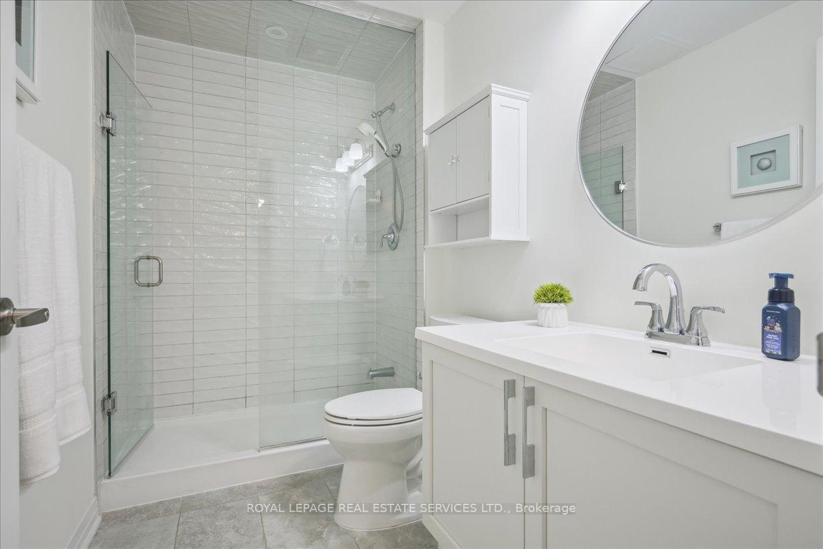 2 Bedrooms Condo at 95 DUNDAS, Oakville For sale