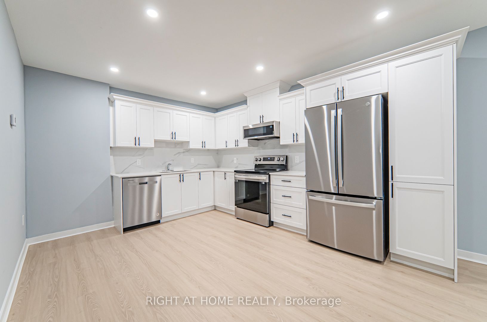 250 Beechy Drive, #Main Floor