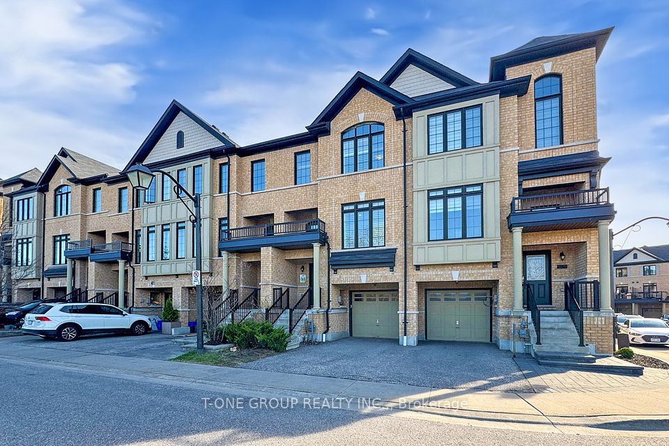 37 Quarrie Lane, Ajax, ON L1T 0N1
