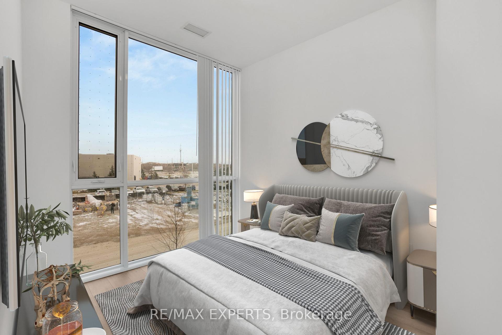 2 Bedrooms Condo at 60 Honeycrisp,  Vaughan For sale