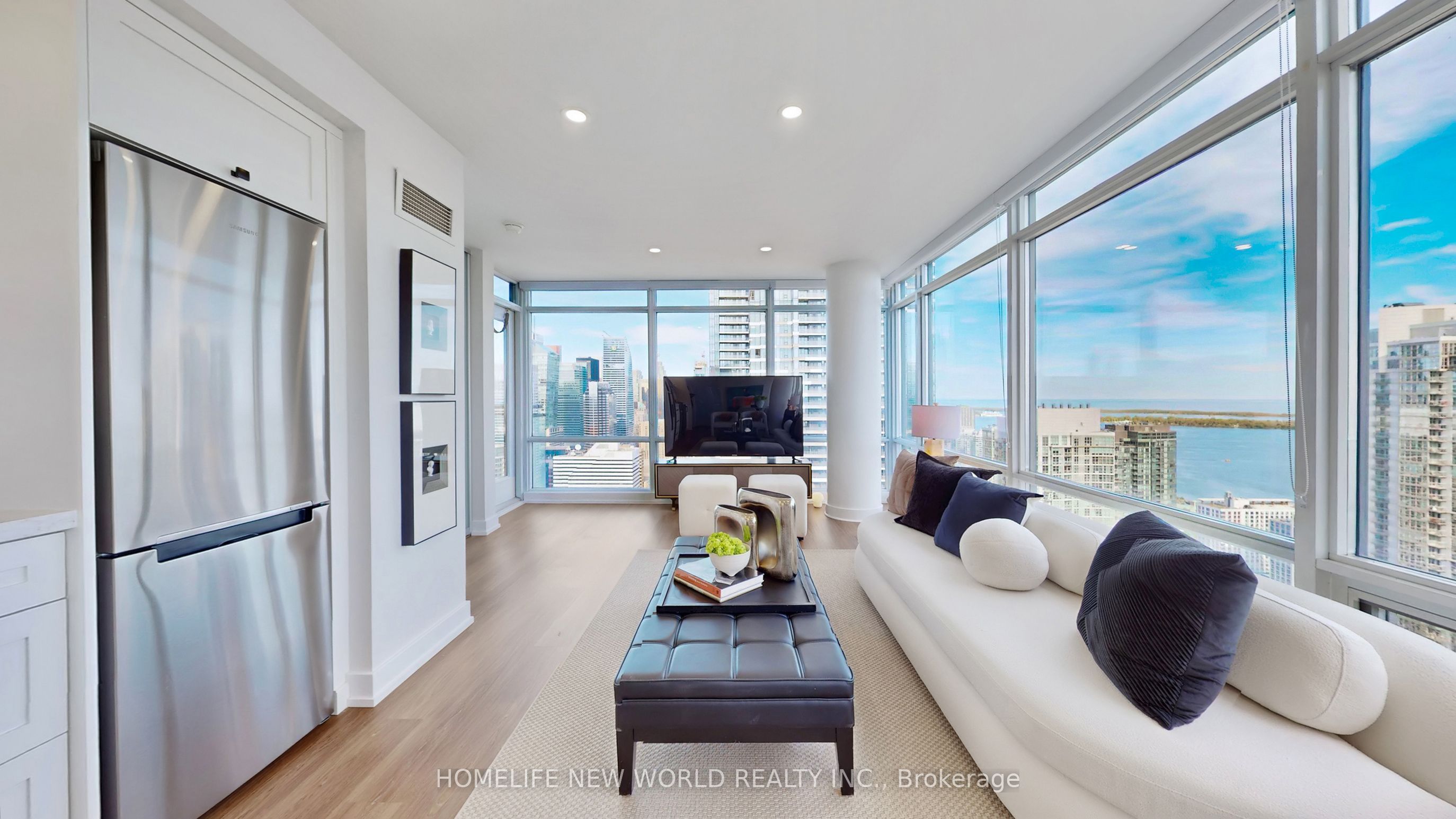 25 Telegram Mews, #5106