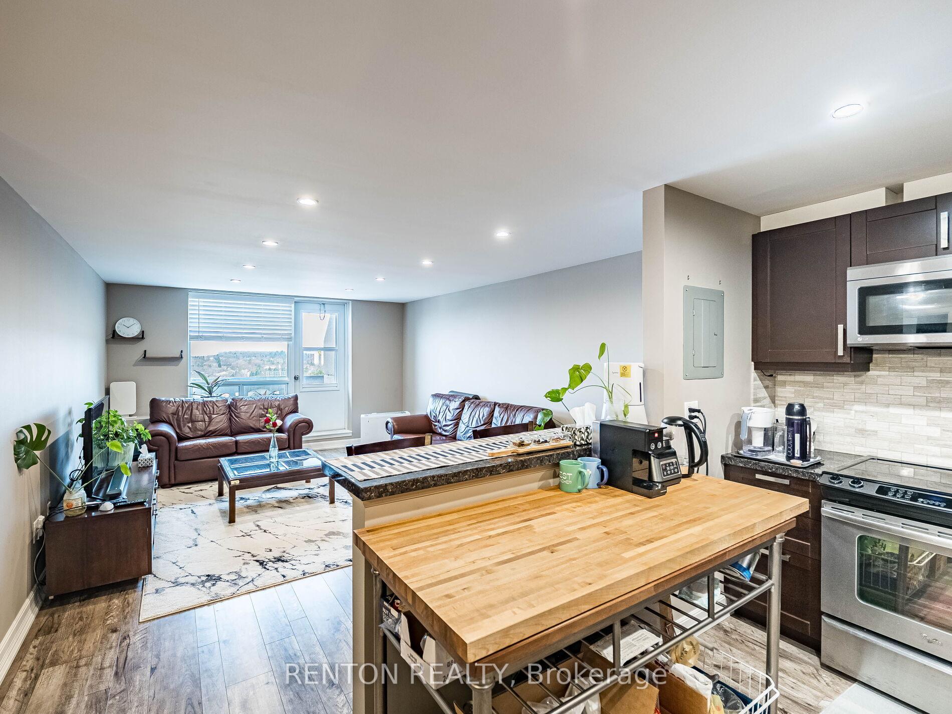 2 Bedrooms Condo at 6720 Glen Erin,  Mississauga For sale