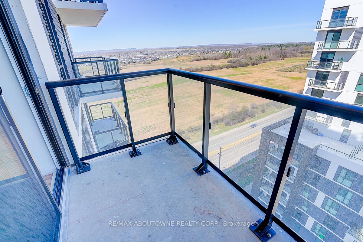 1 Bedroom Condo at 335 Wheat Boom,  Oakville For sale