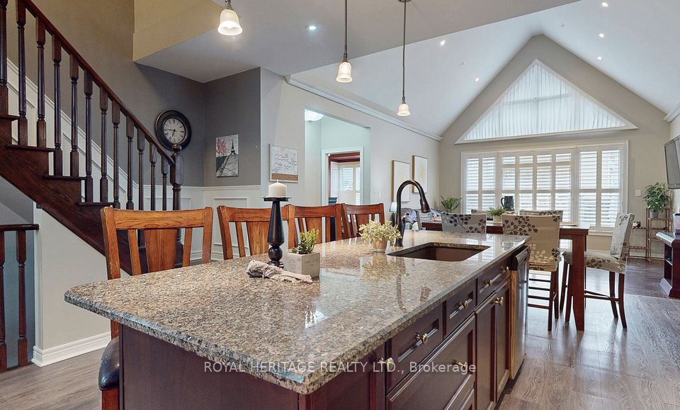 1819 Grandview