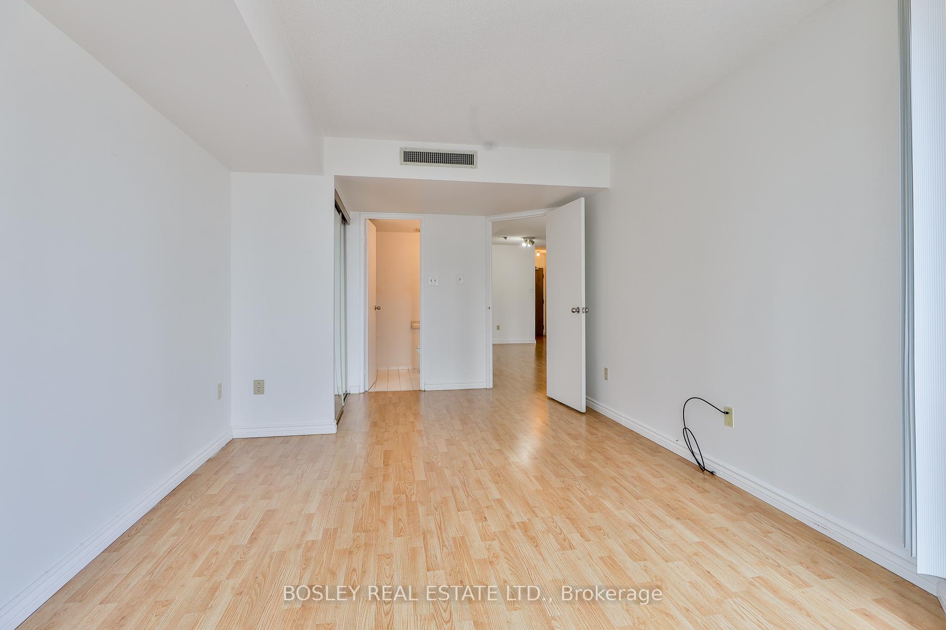 2 Bedrooms Condo at 1001 Bay, Toronto For sale