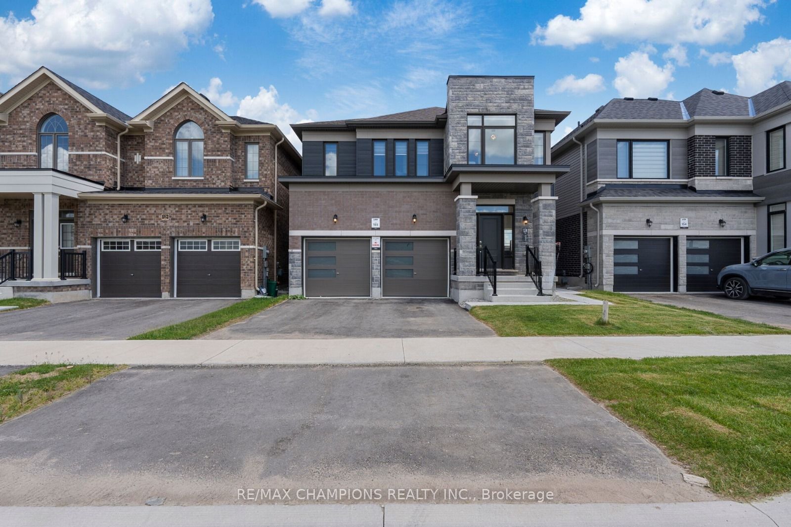 124 Durham Avenue, Barrie, ON L9J 0L8