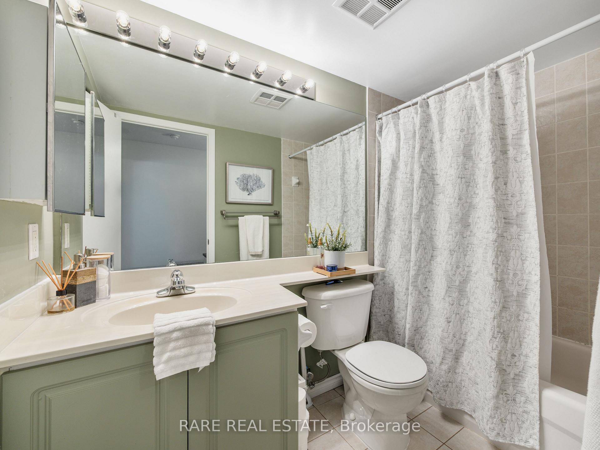 2 Bedrooms Condo at 60 Douro, Toronto For sale