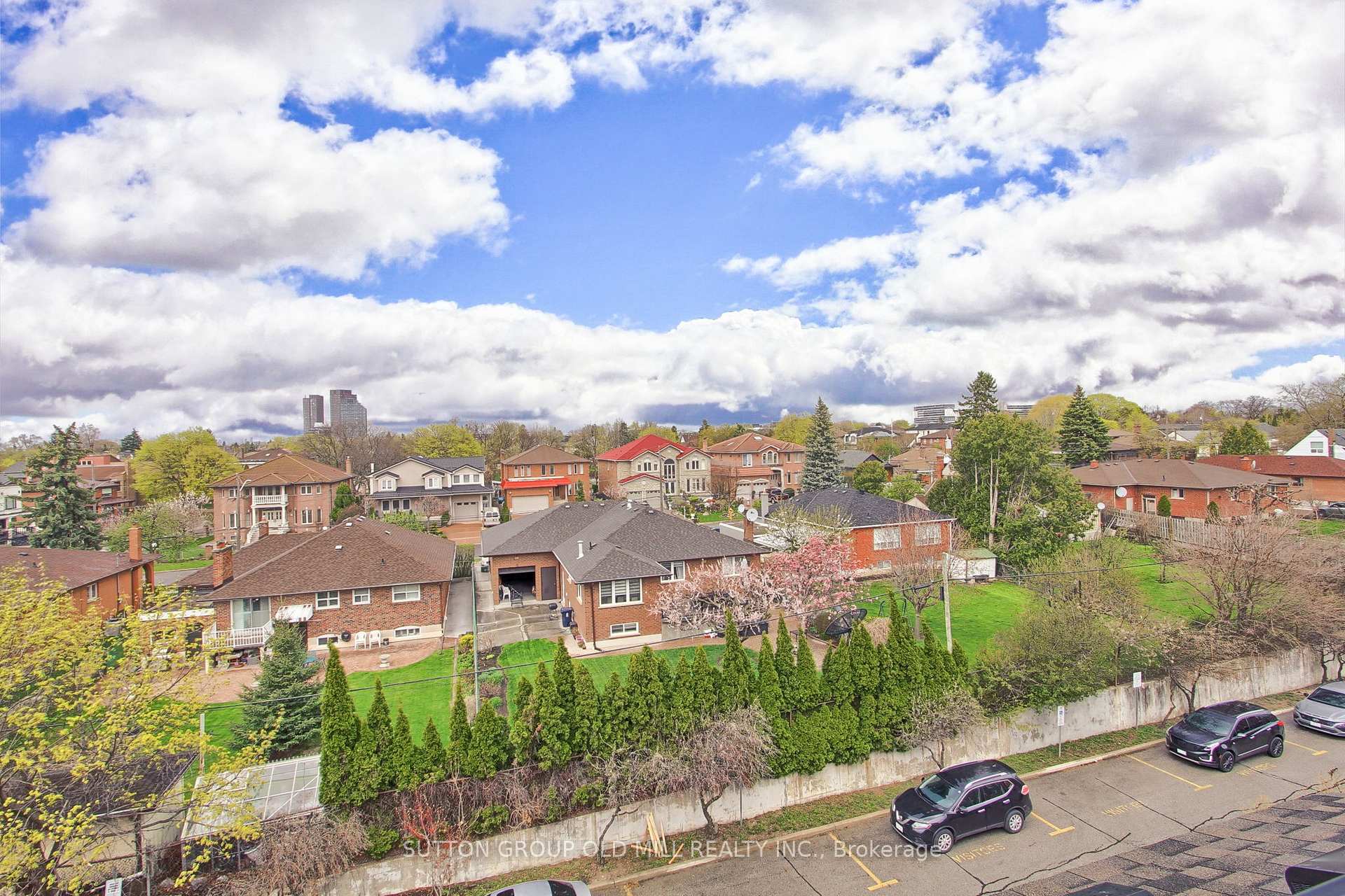 3 Bedrooms Condo at 760 Lawrence,  Toronto For sale