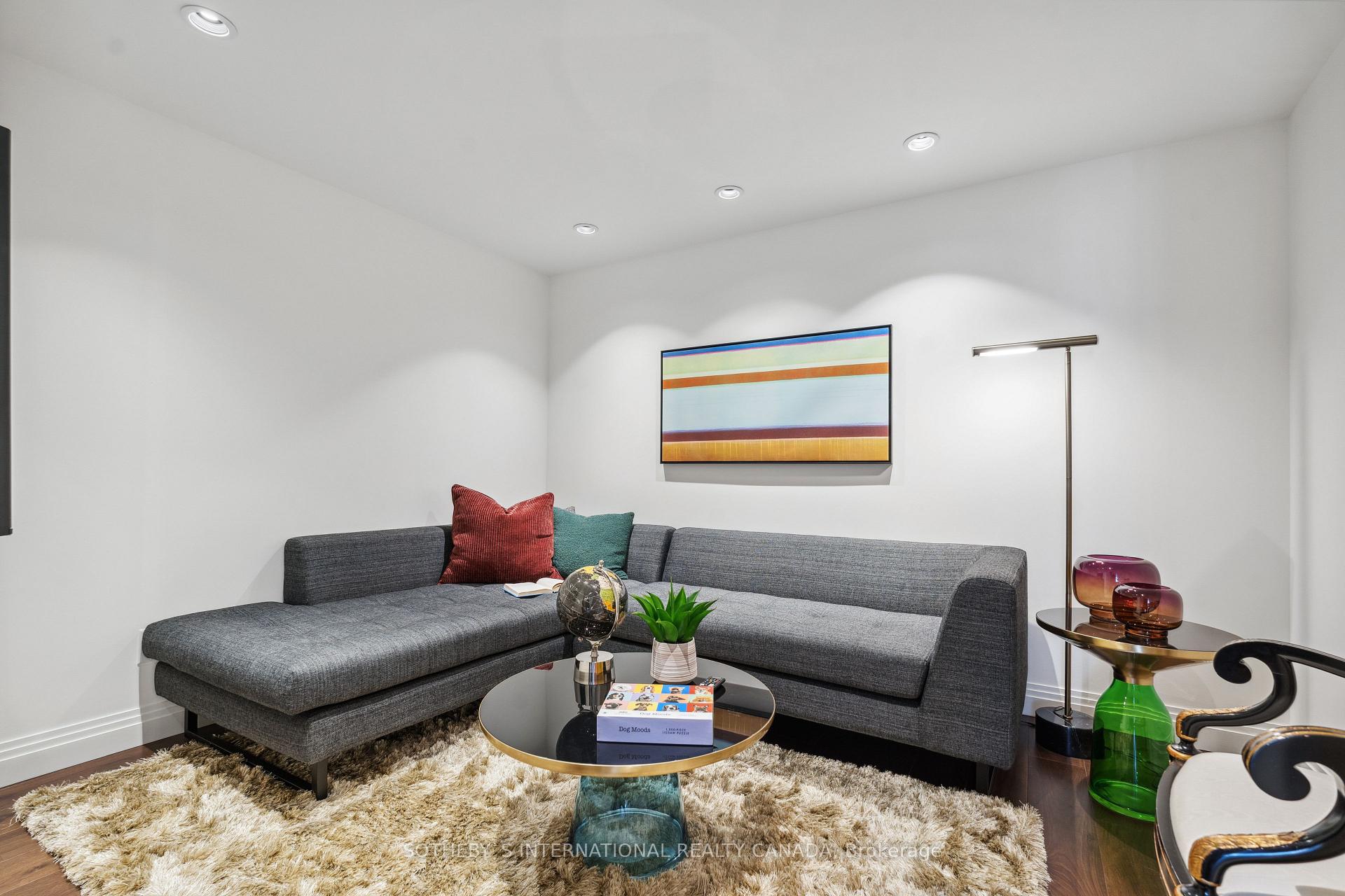 3 Bedrooms Condo at 1 Benvenuto,  Toronto For sale