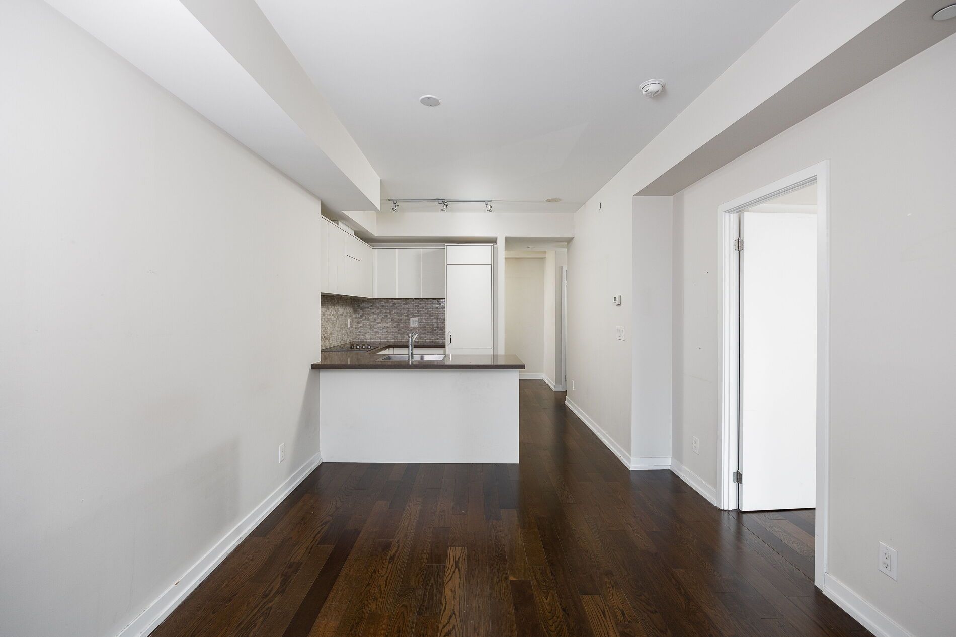 21 Widmer Street 1801
