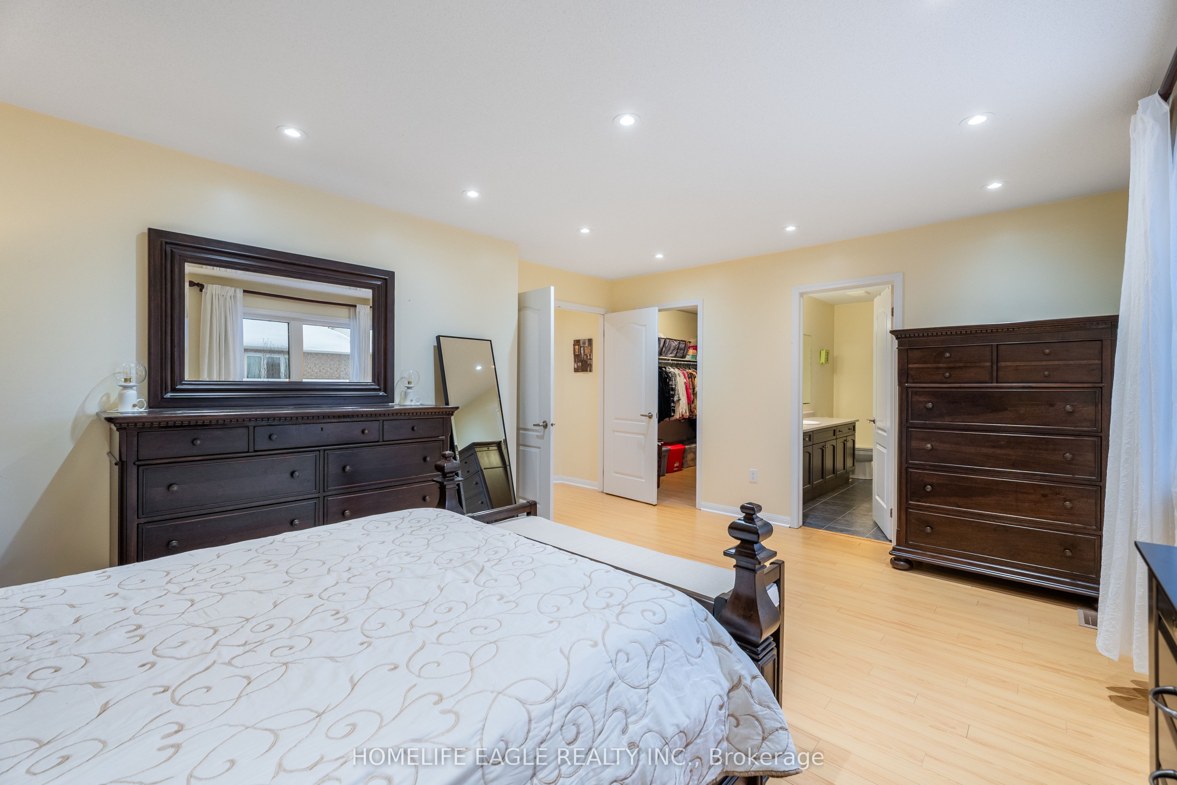 74 Bulmer Crescent
