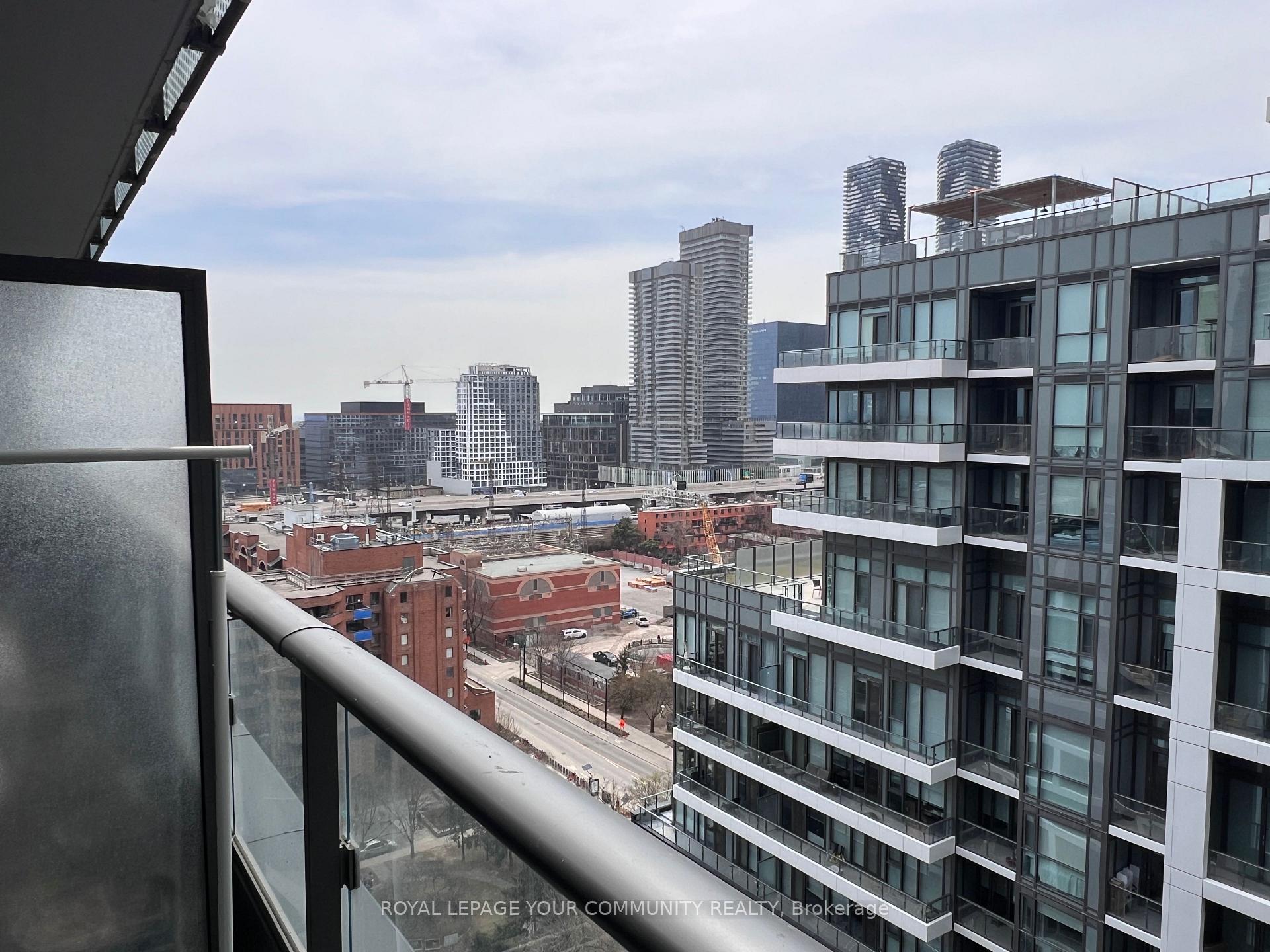 2 Bedrooms Condo at 60 Princess,  Toronto For sale