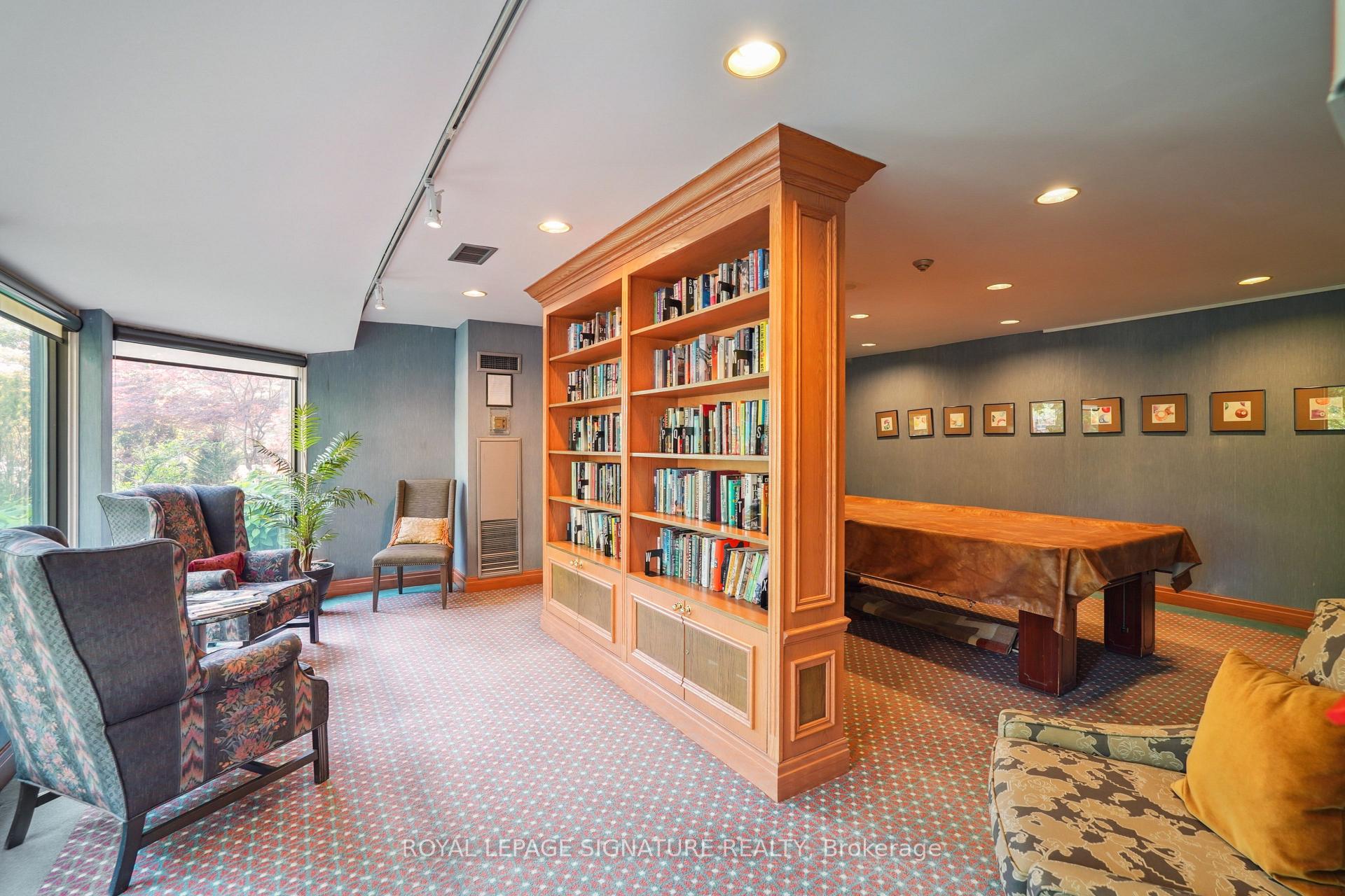 2 Bedrooms Condo at 271 Ridley, Toronto For sale