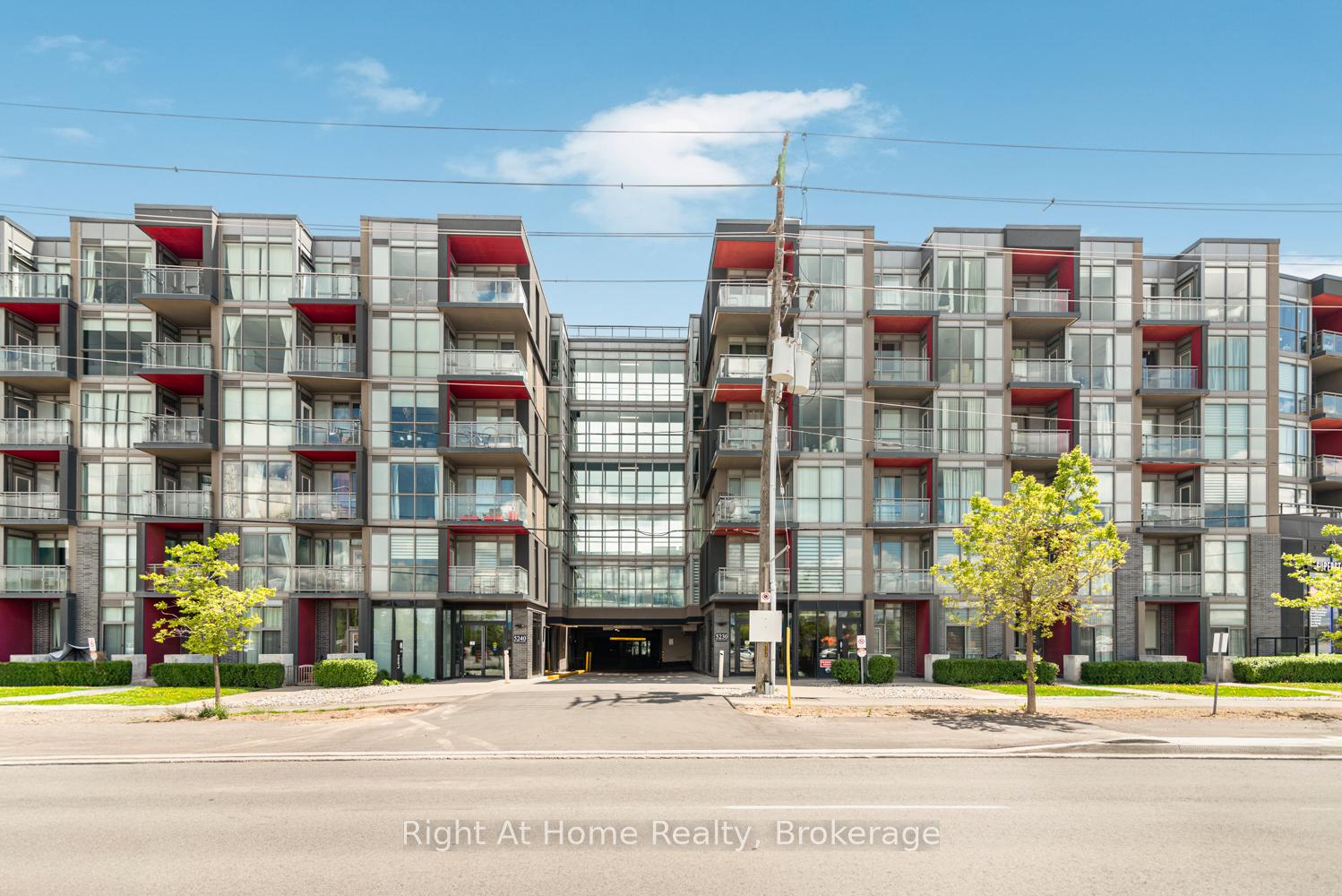 1 Bedroom Condo at 5260 Dundas, Burlington For sale