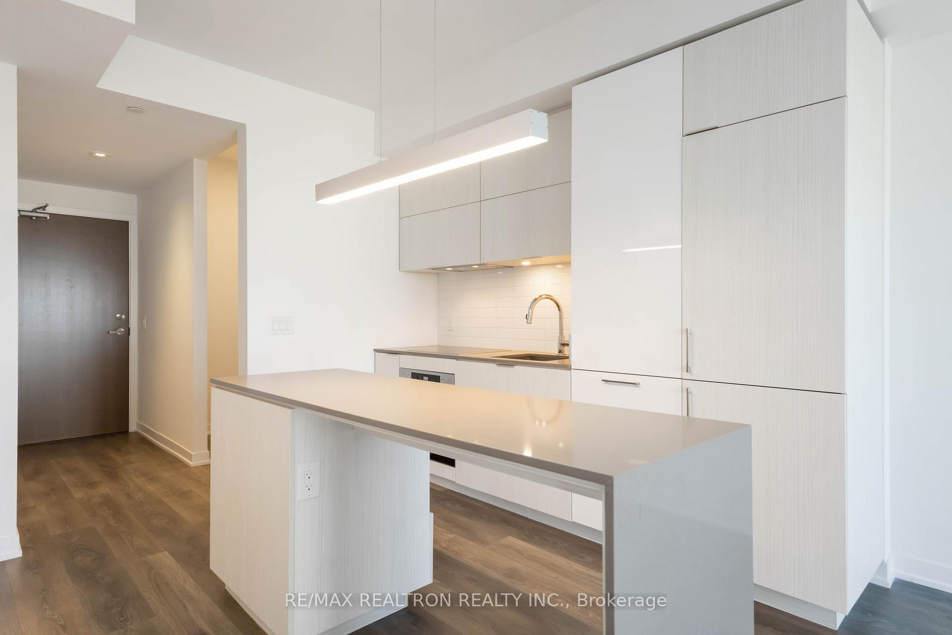 2 Bedrooms Condo at 20 Richardson, Toronto For sale
