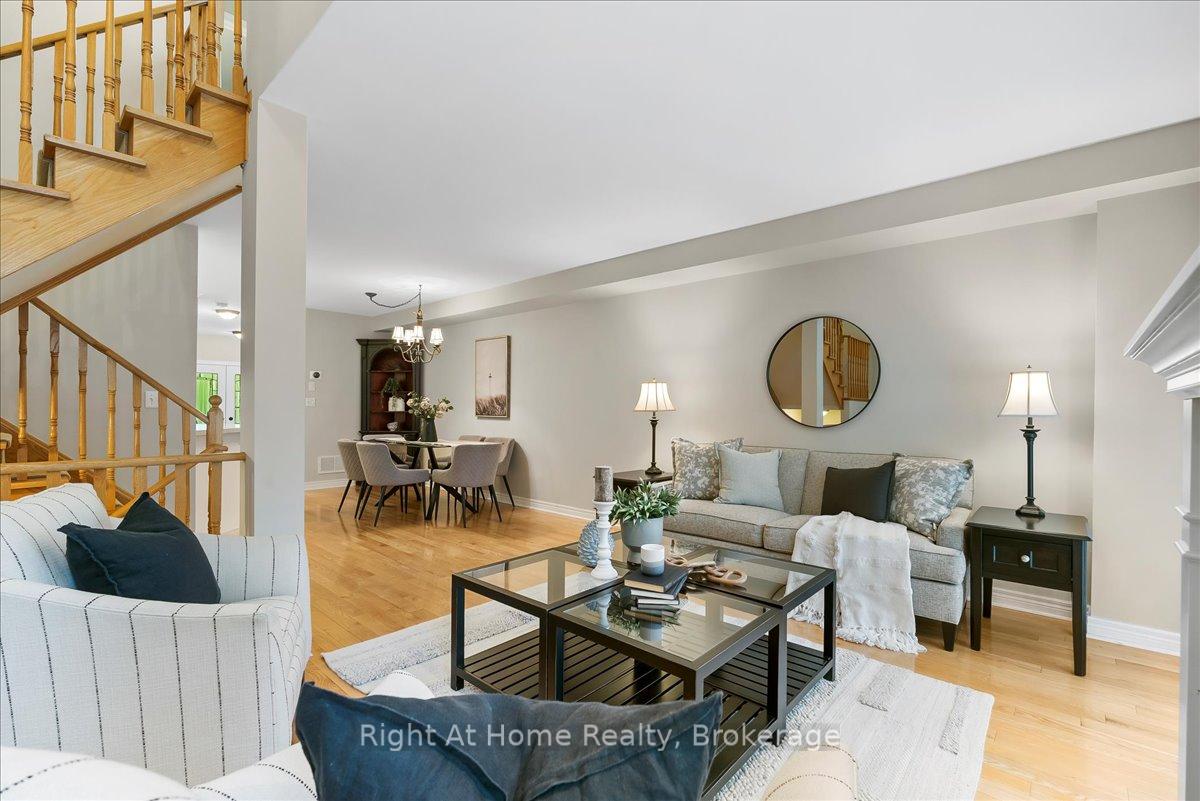 2 Bedrooms Condo at 2250 Rockingham, Oakville For sale