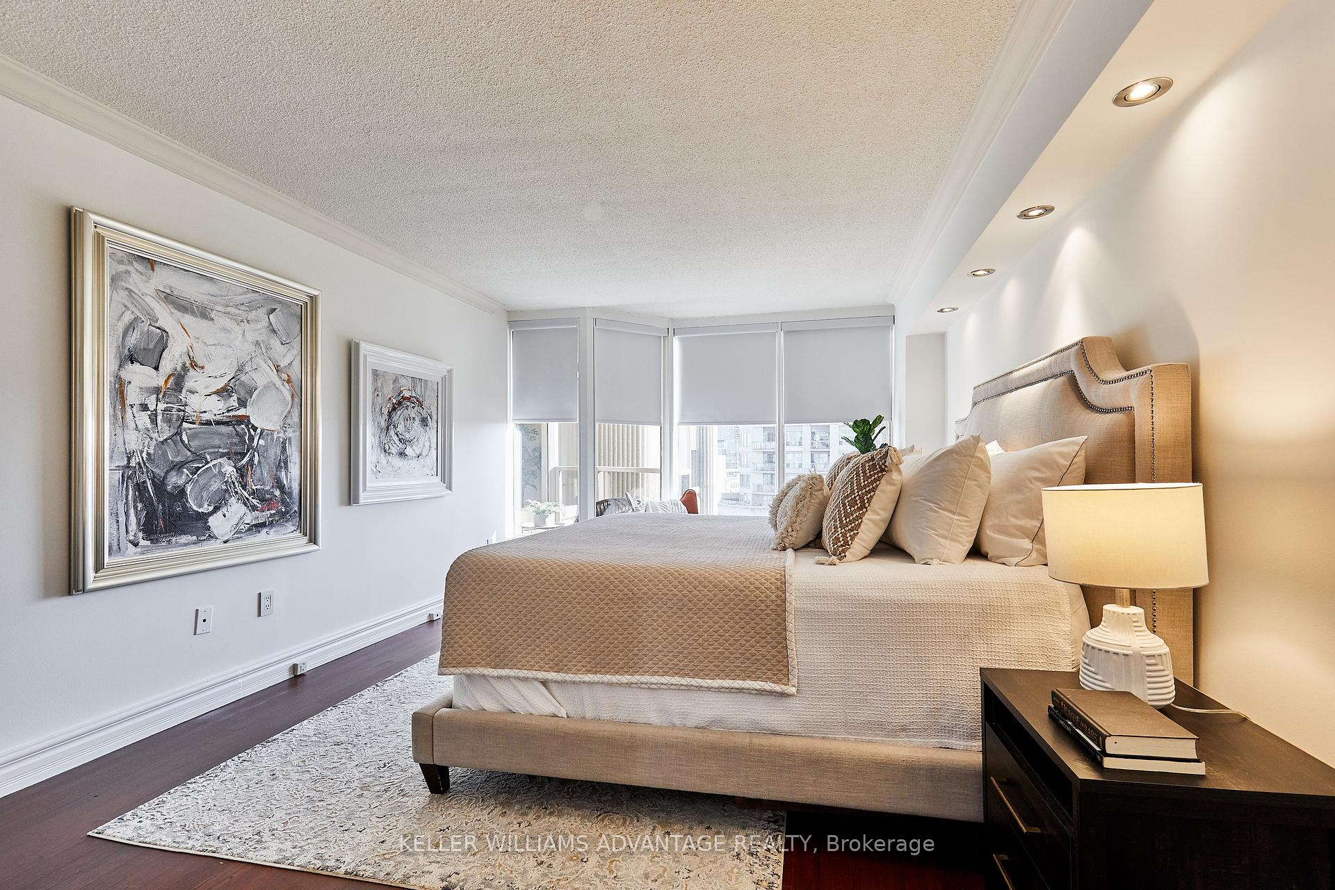 2 Bedrooms Condo at 2045 Lake Shore, Toronto For sale