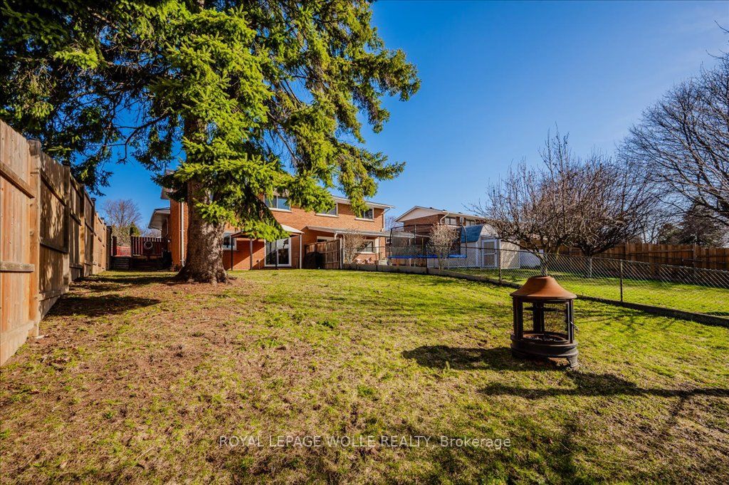 51 Briar Knoll Drive, Kitchener, ON N2E 1X9