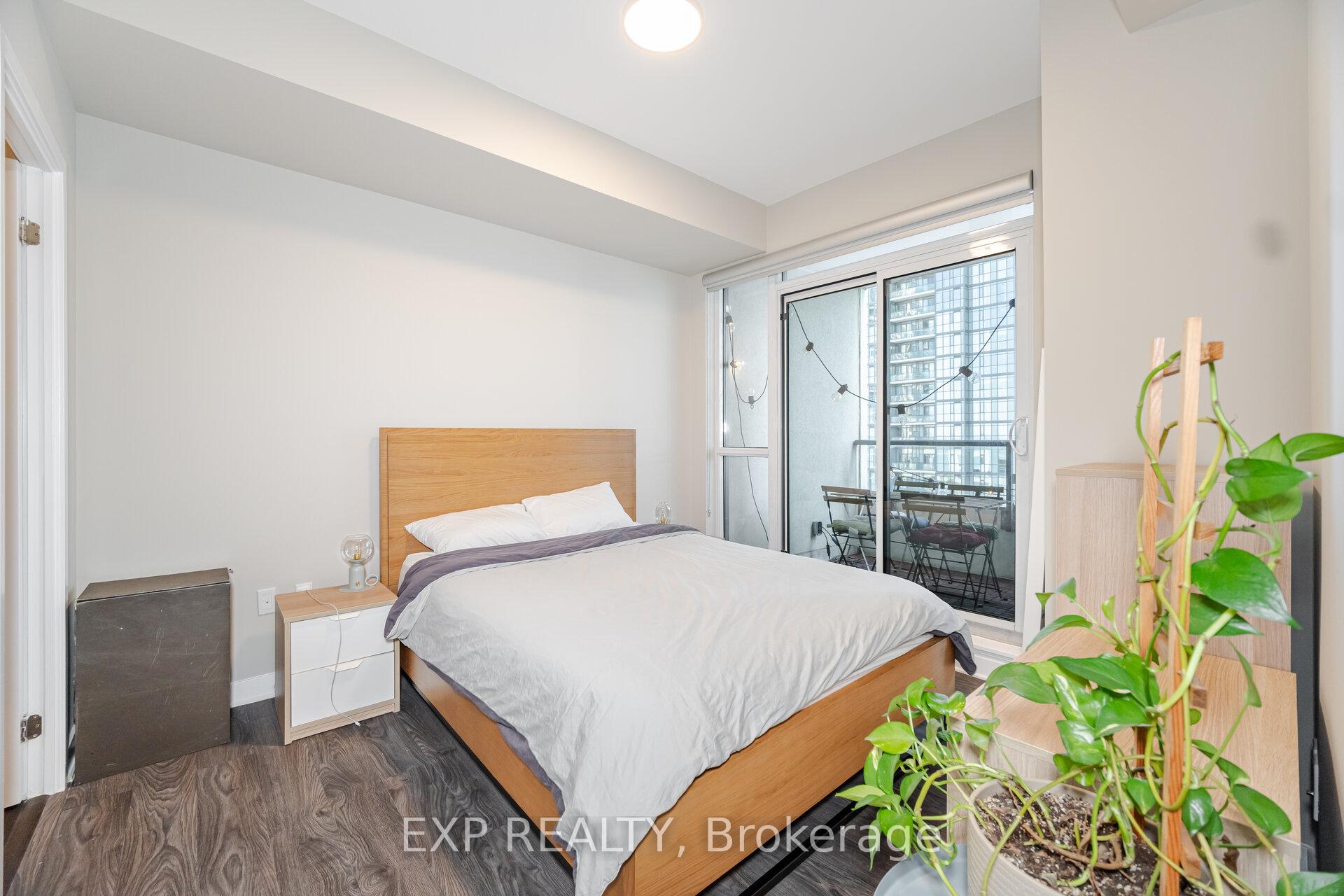 2 Bedrooms Condo at 4055 Parkside Village, Mississauga For sale