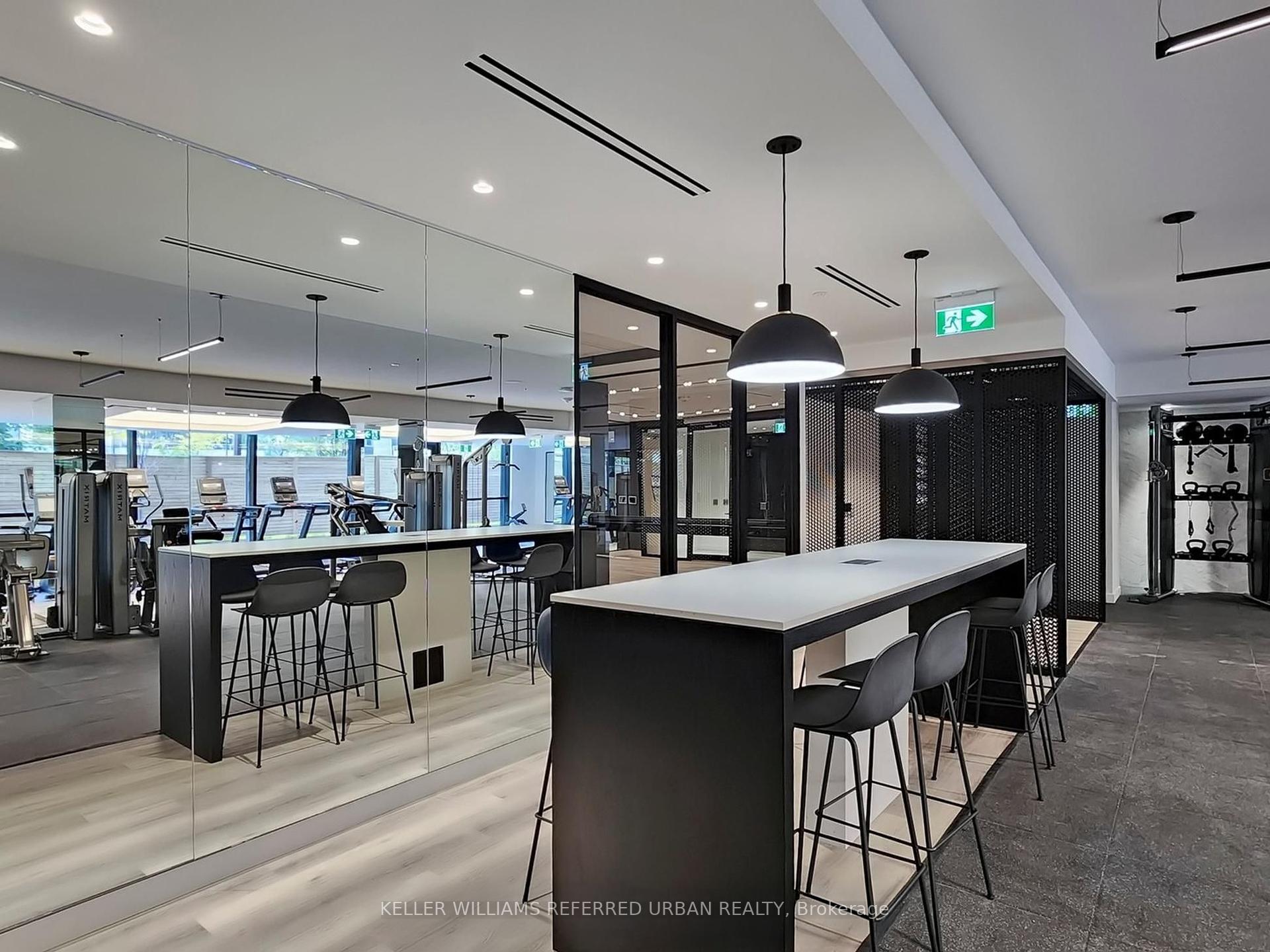 3 Bedrooms Condo at 127 Broadway, Toronto For sale