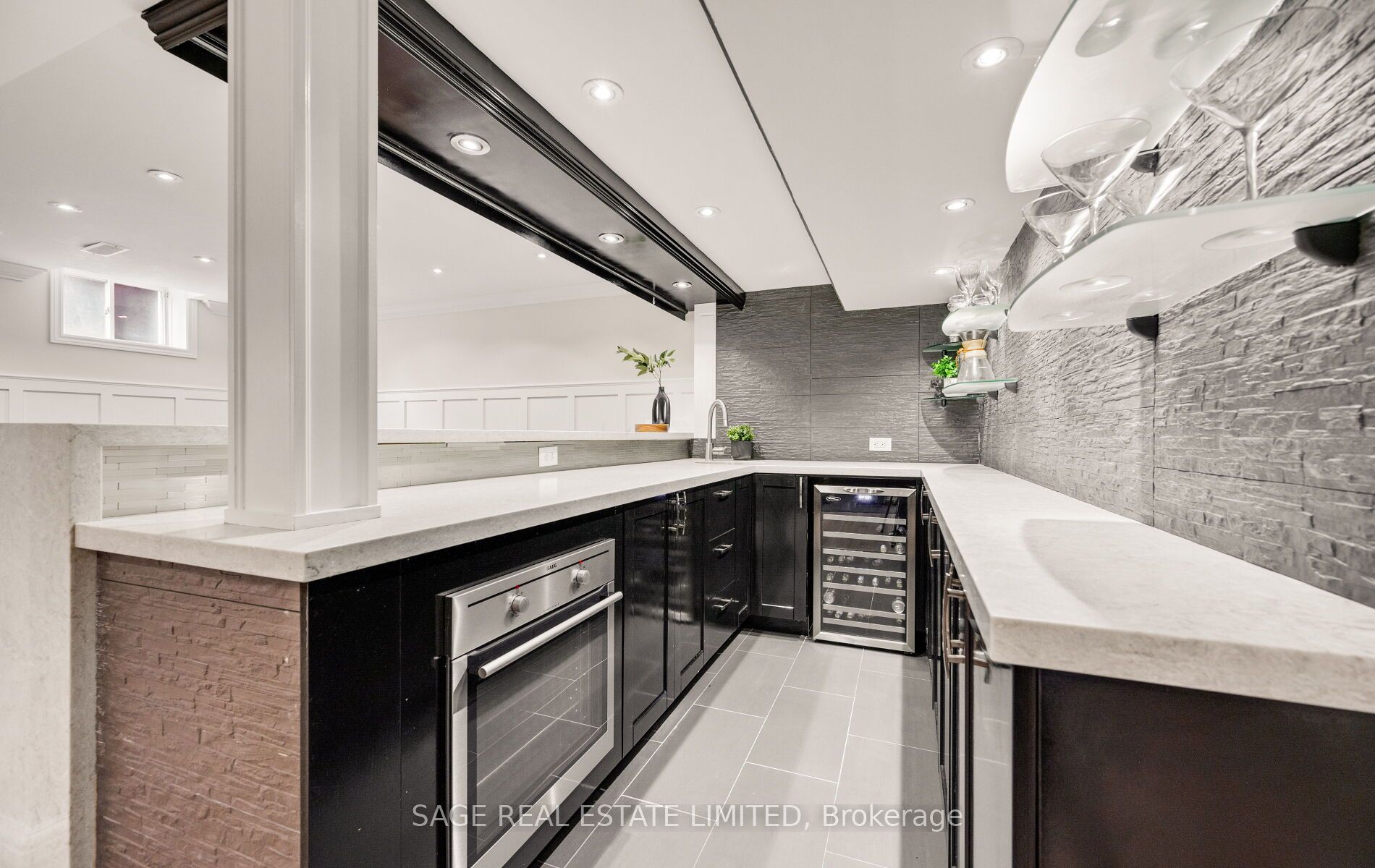 3911 Rosanna Drive