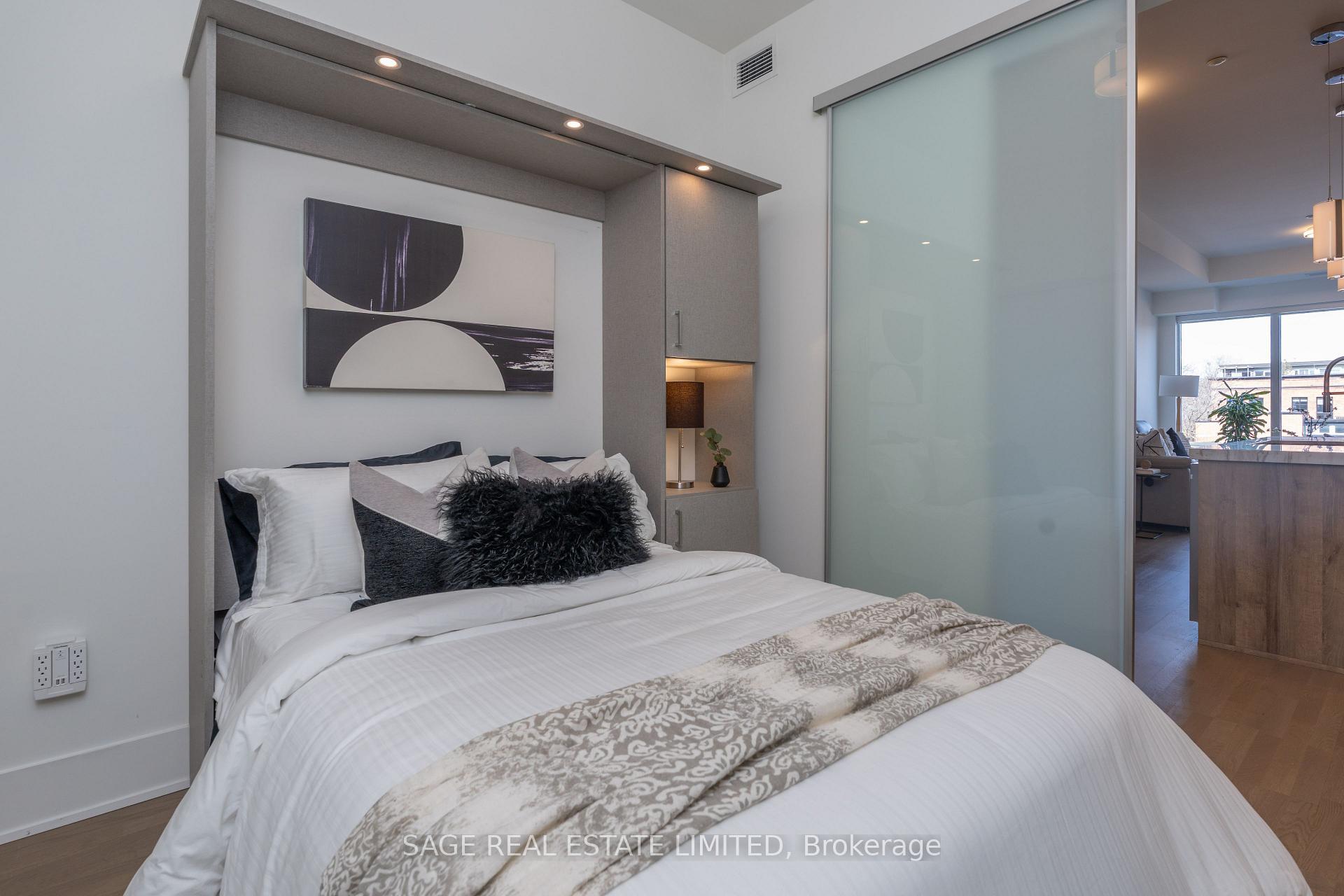 2 Bedrooms Condo at 495 Logan, Toronto For sale