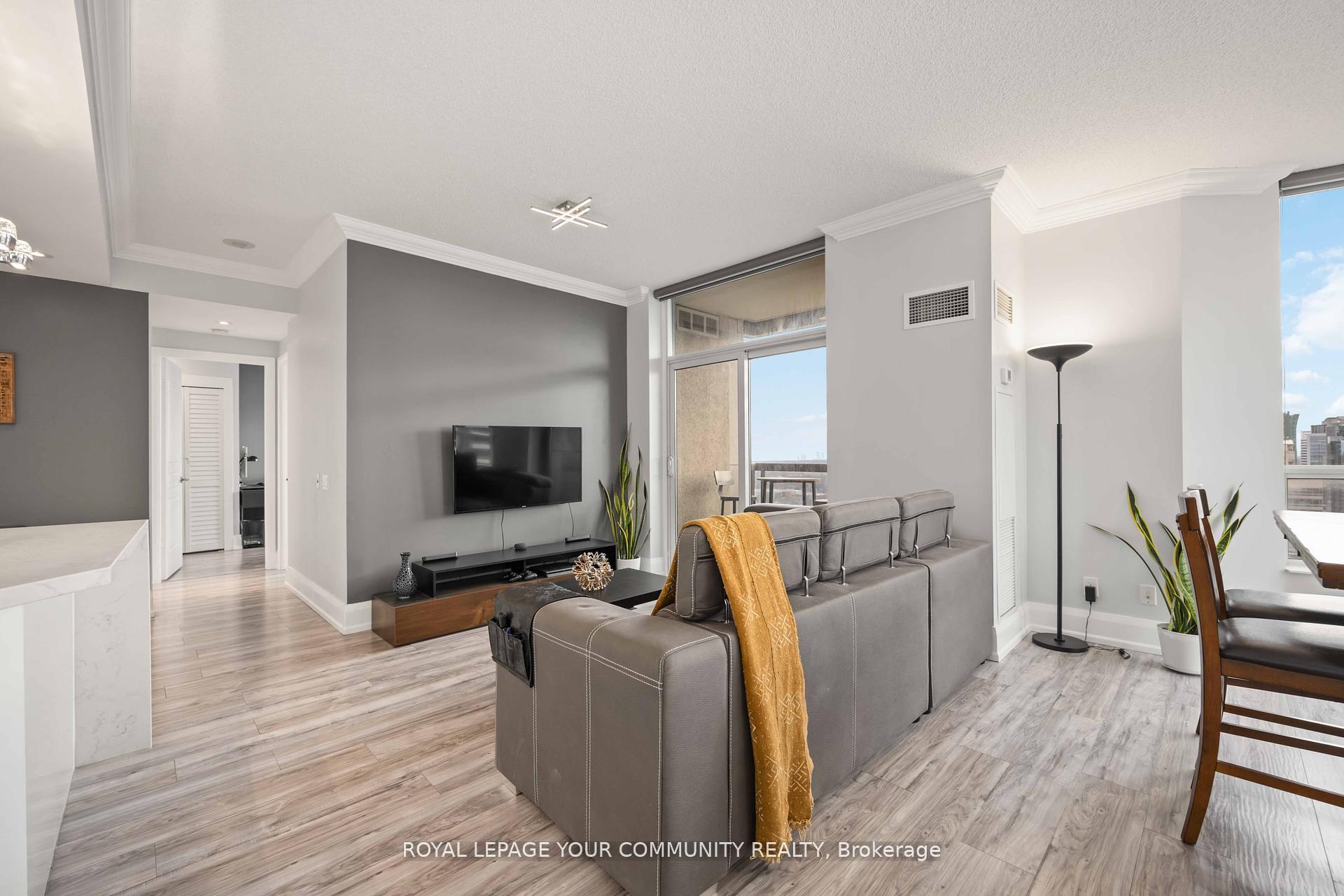 2 Bedrooms Condo at 5 Northtown, Toronto For sale