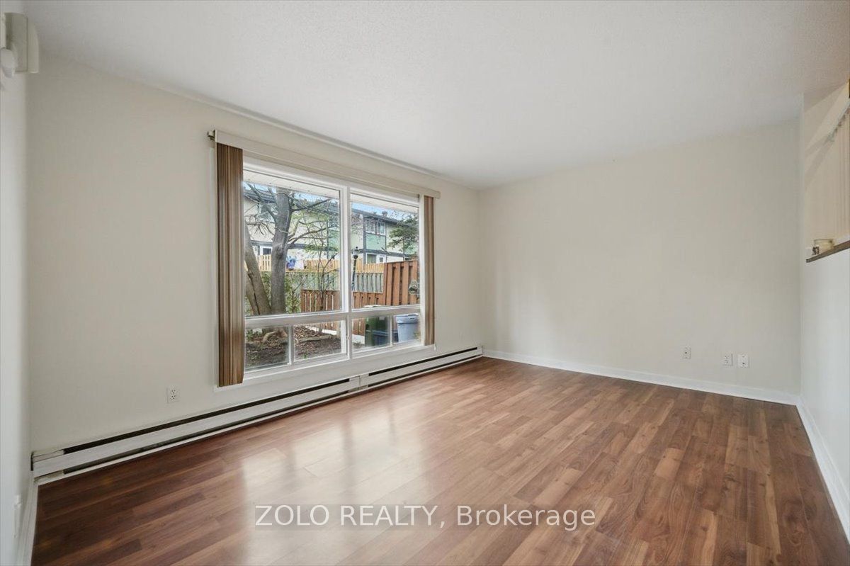 230 Royalton Private, HuntClubWindsorParkVillageandArea, ON K1V 9S3