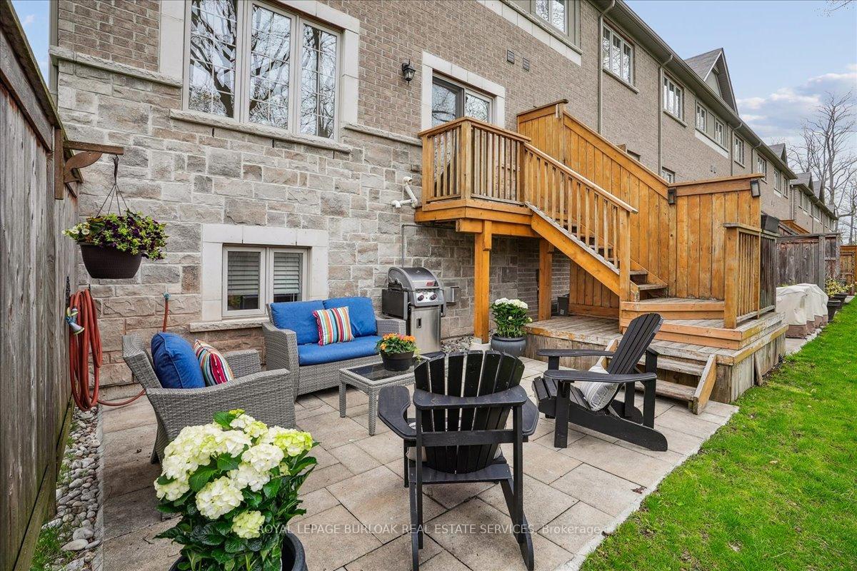 3 Bedrooms Condo at 2086 Ghent, Burlington For sale