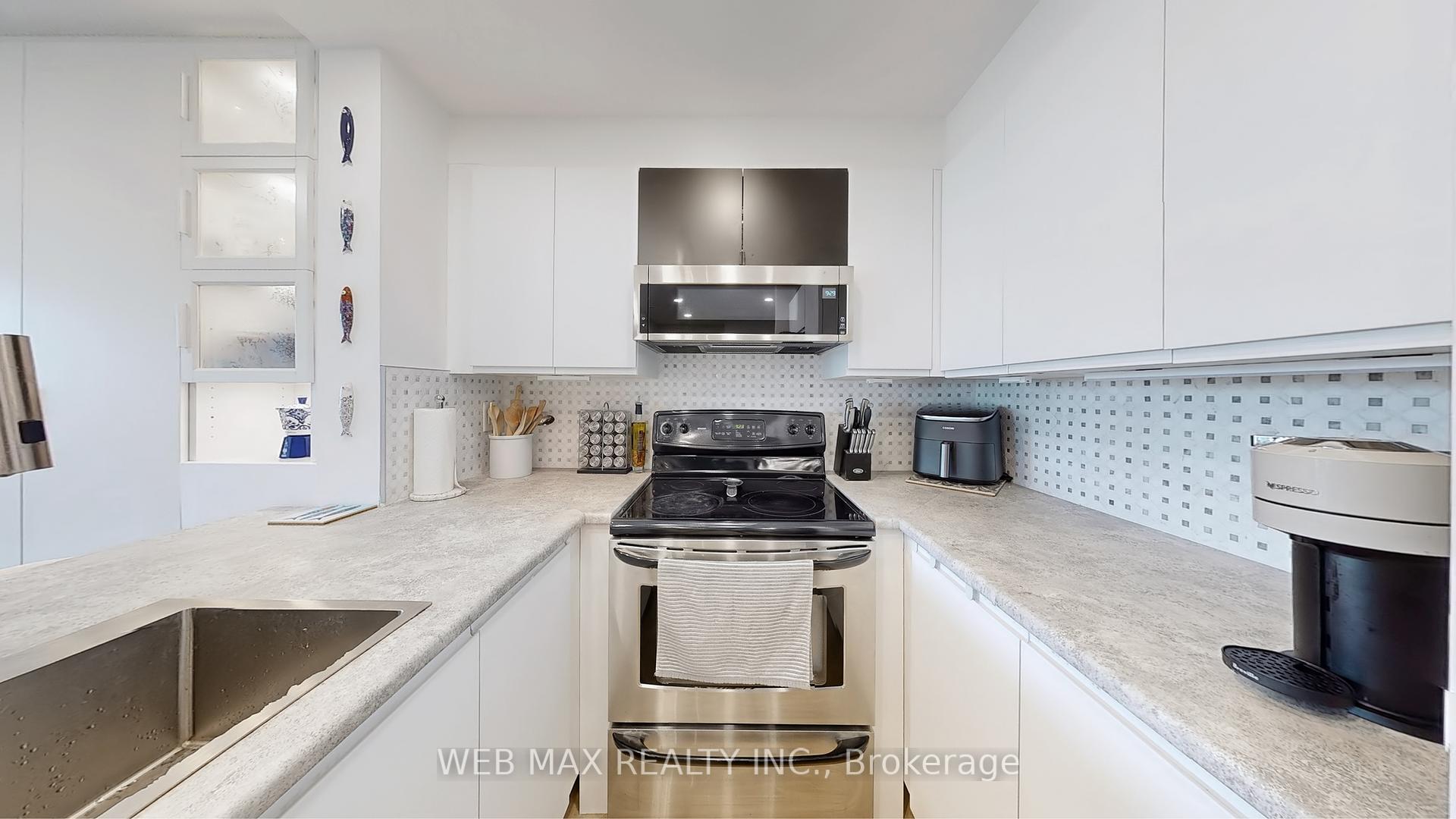 2 Bedrooms Condo at 906 Sheppard, Toronto For sale