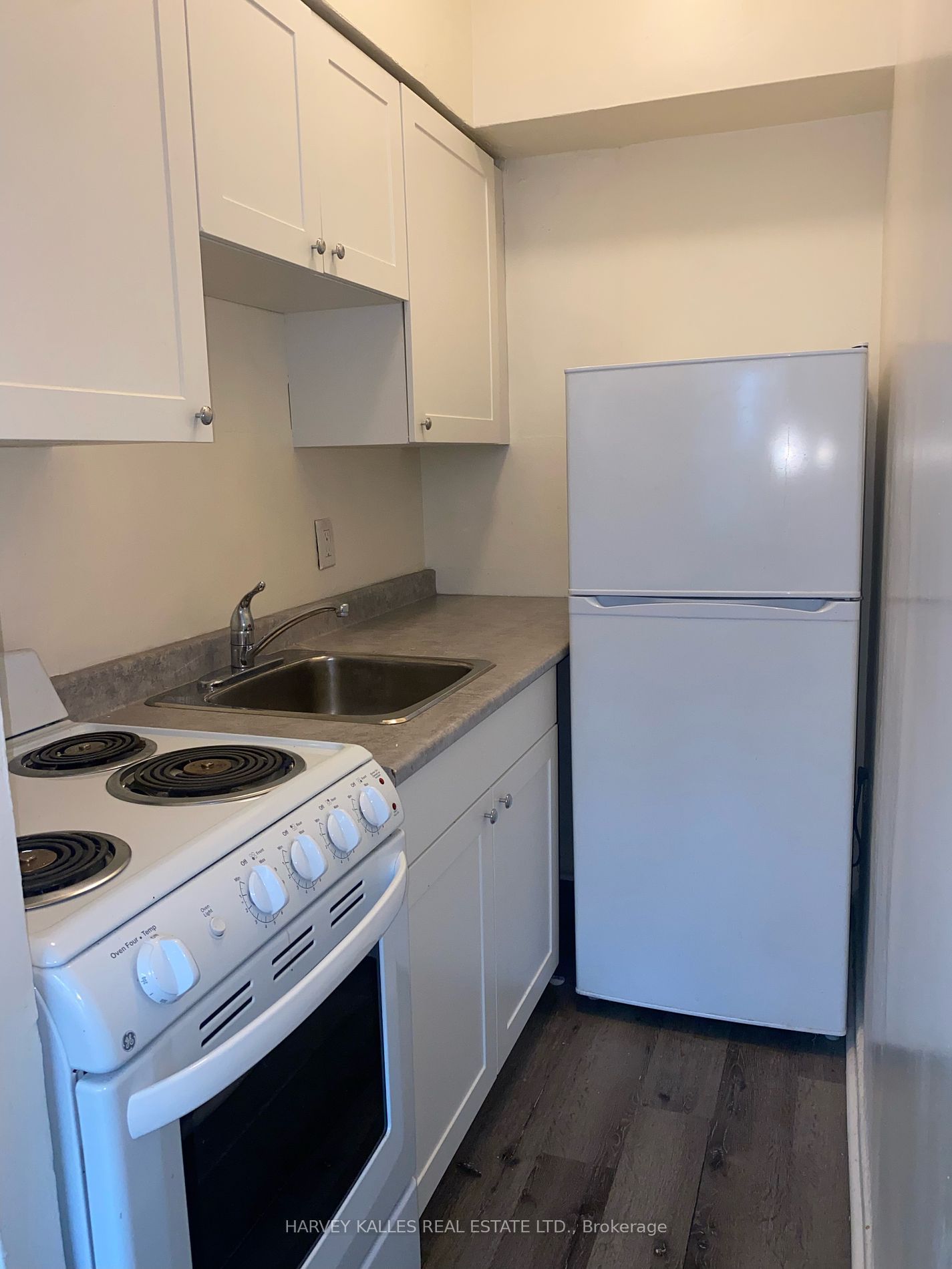 1582 Bathurst Street 107