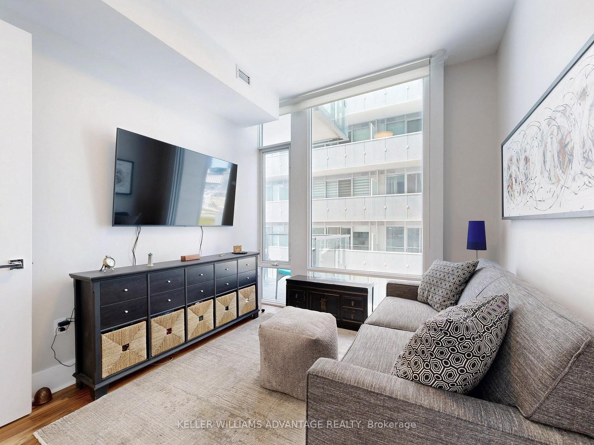 2 Bedrooms Condo at 29 Queens, Toronto For sale