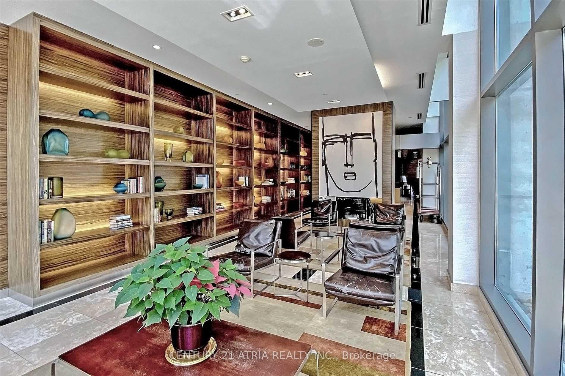 2 Bedrooms Condo at 37 Grosvenor,  Toronto For sale