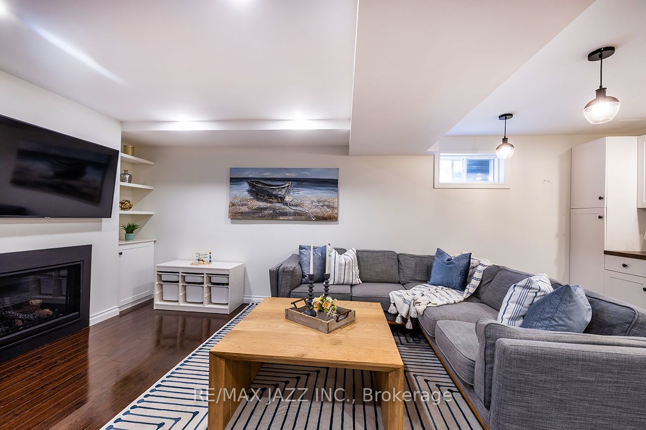 3 Rosewood Court
