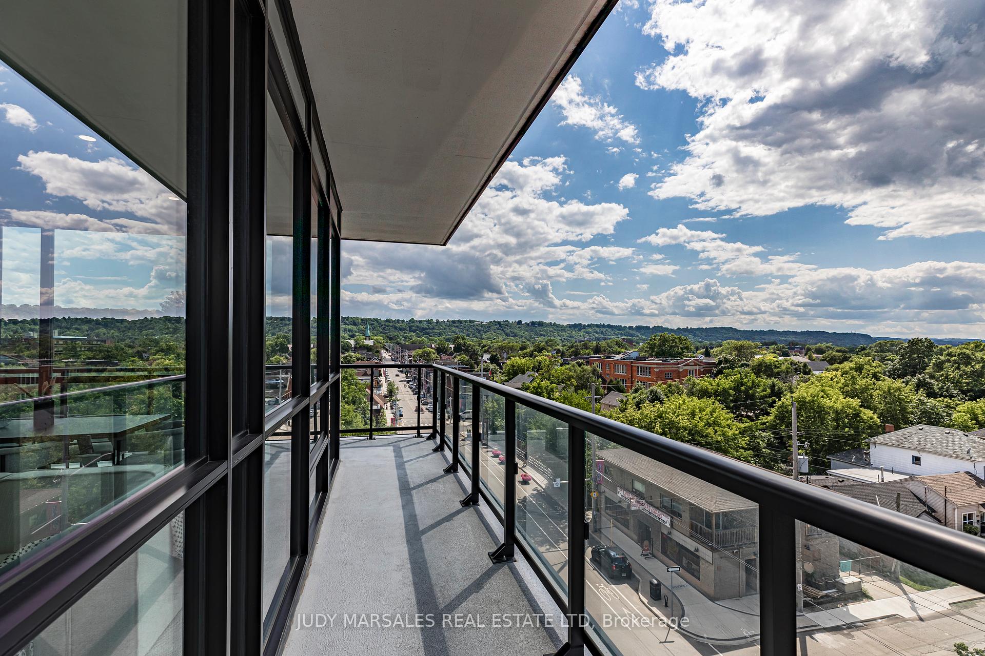 2 Bedrooms Condo at 101 Locke,  Hamilton For sale