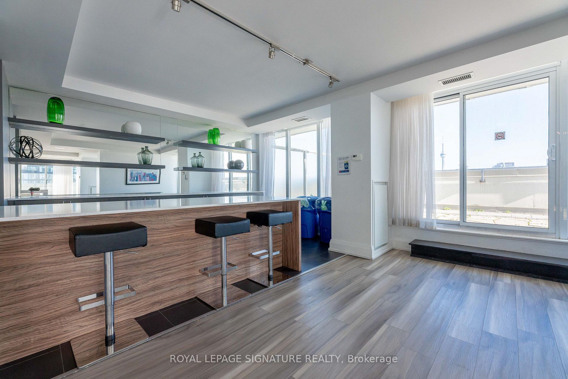 2 Bedrooms Condo at 125 Western Battery, Toronto For sale
