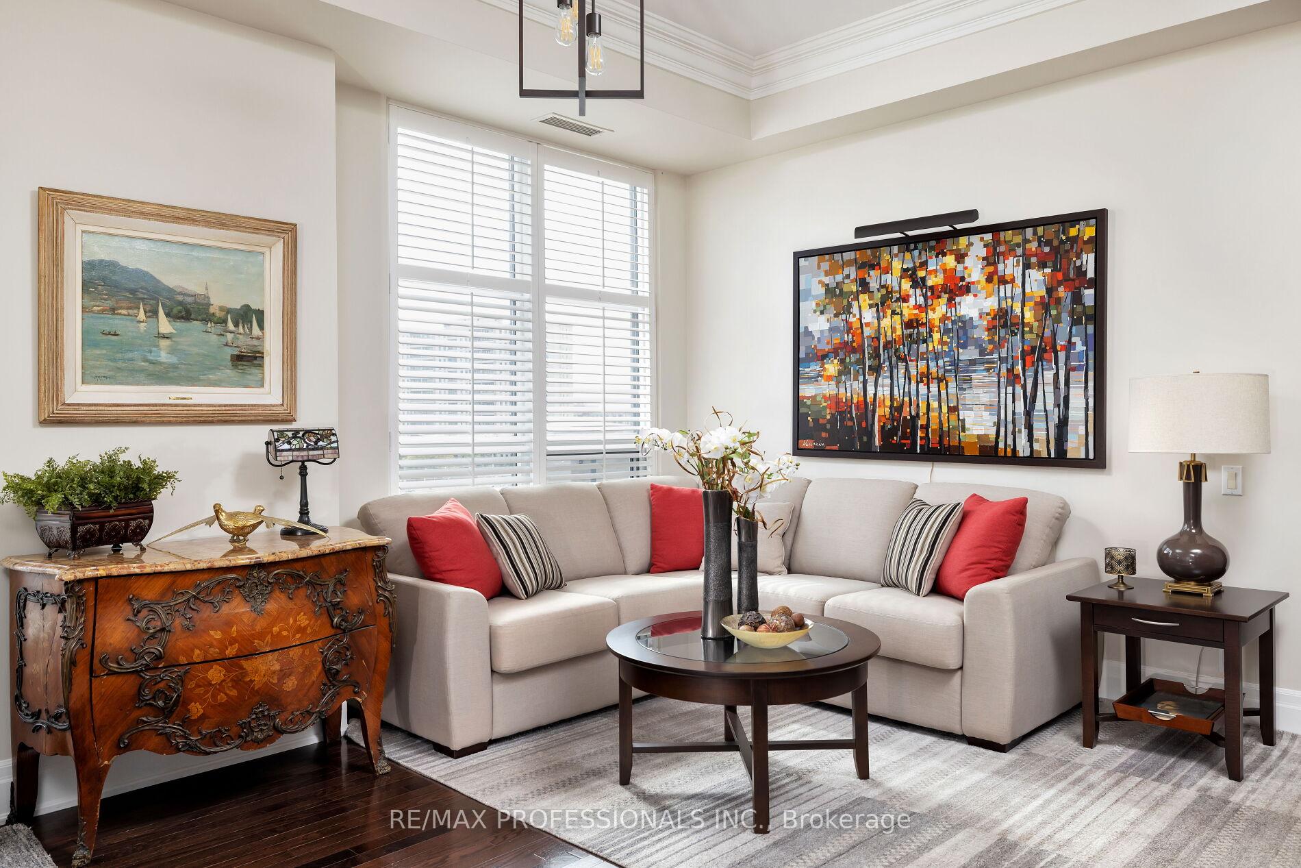 3 Bedrooms Condo at 9 Burnhamthorpe, Toronto For sale