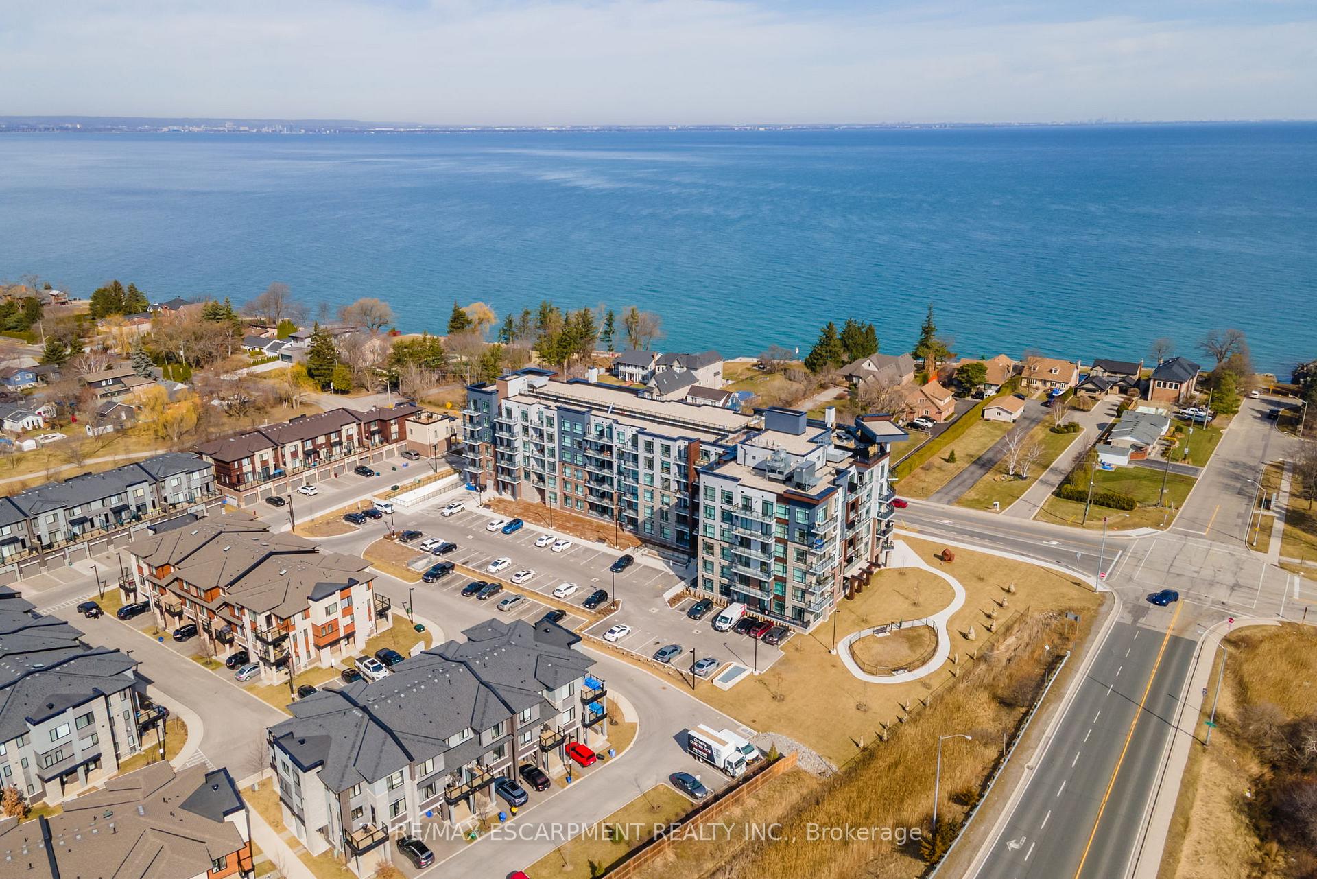 1 Bedroom Condo at 600 North Service, Hamilton For sale