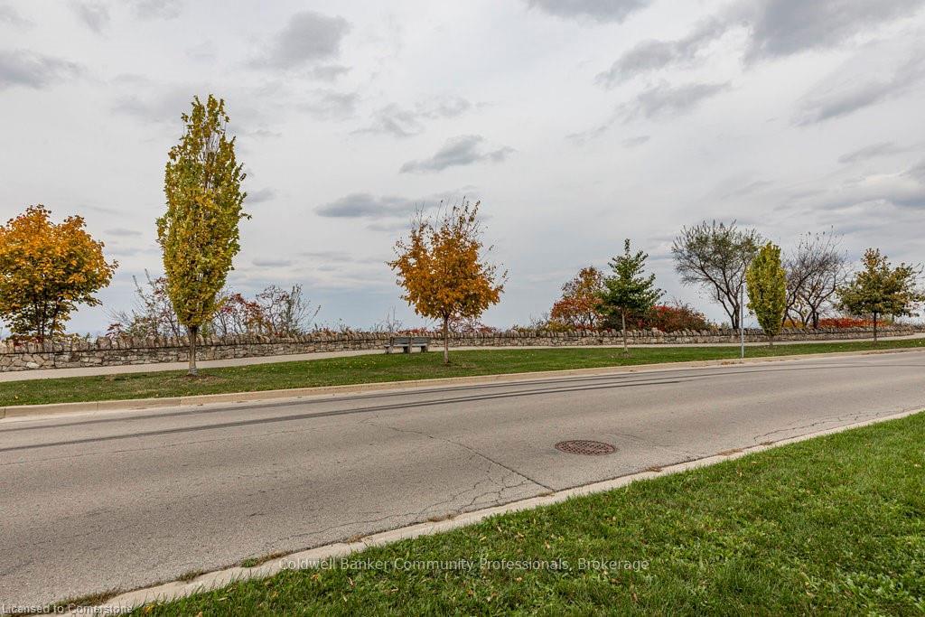 2 Bedrooms Co-op at 5 East 36th,  Hamilton For sale