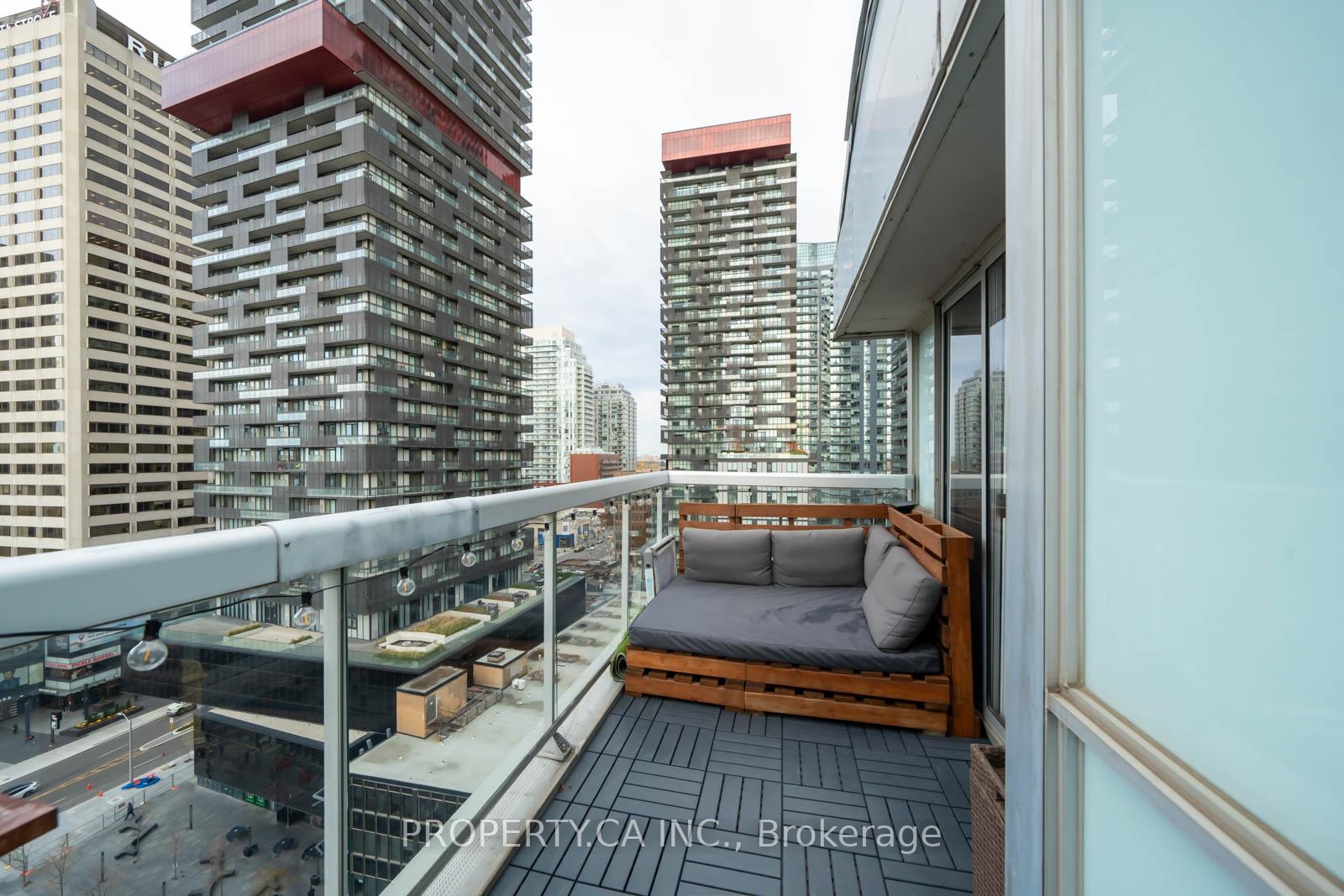 3 Bedrooms Condo at 43 Eglinton, Toronto For sale