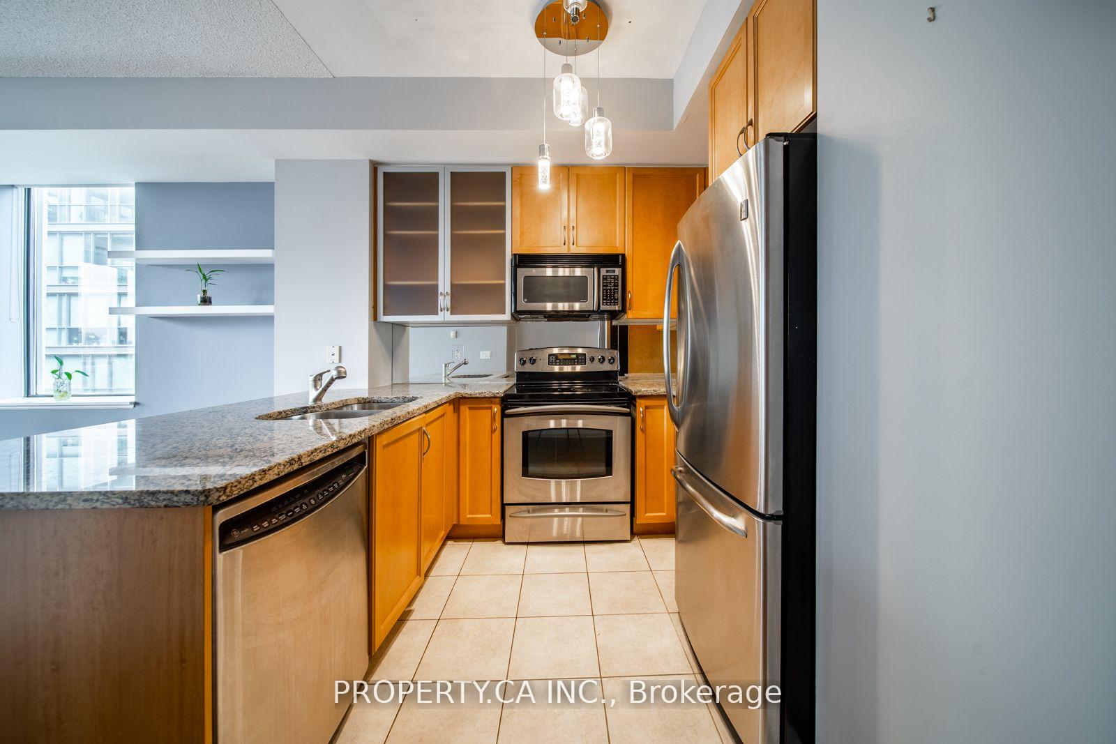 2 Bedrooms Condo at 438 King, Toronto For sale