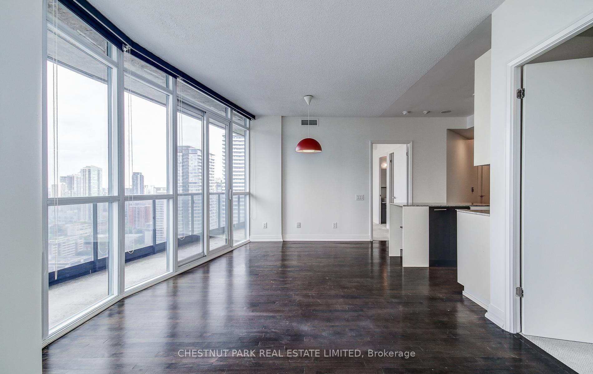 2 Bedrooms Condo at 25 Carlton, Toronto For sale