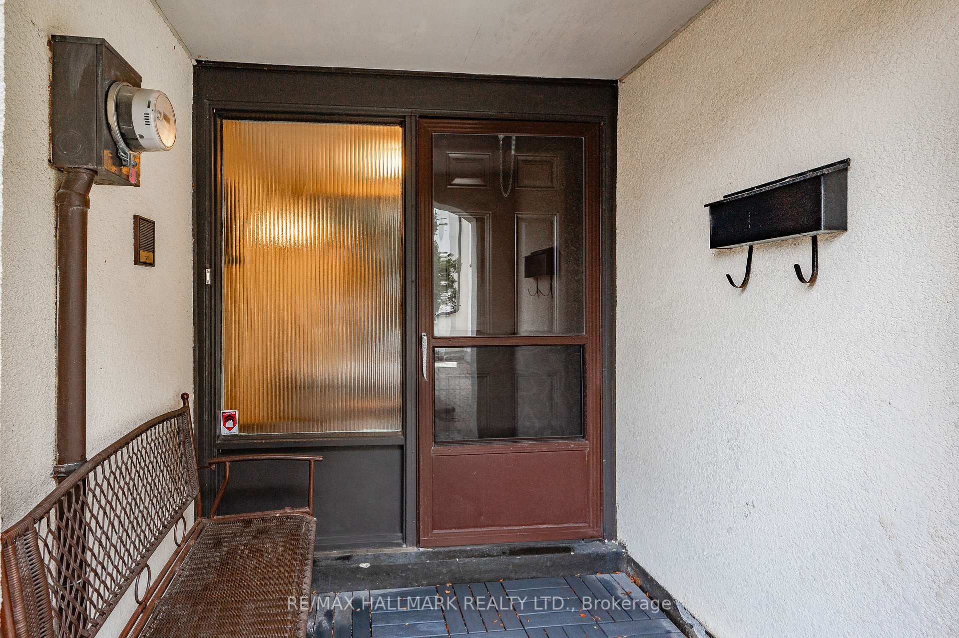 3 Bedrooms Condo at 6679 Shelter Bay,  Mississauga For sale